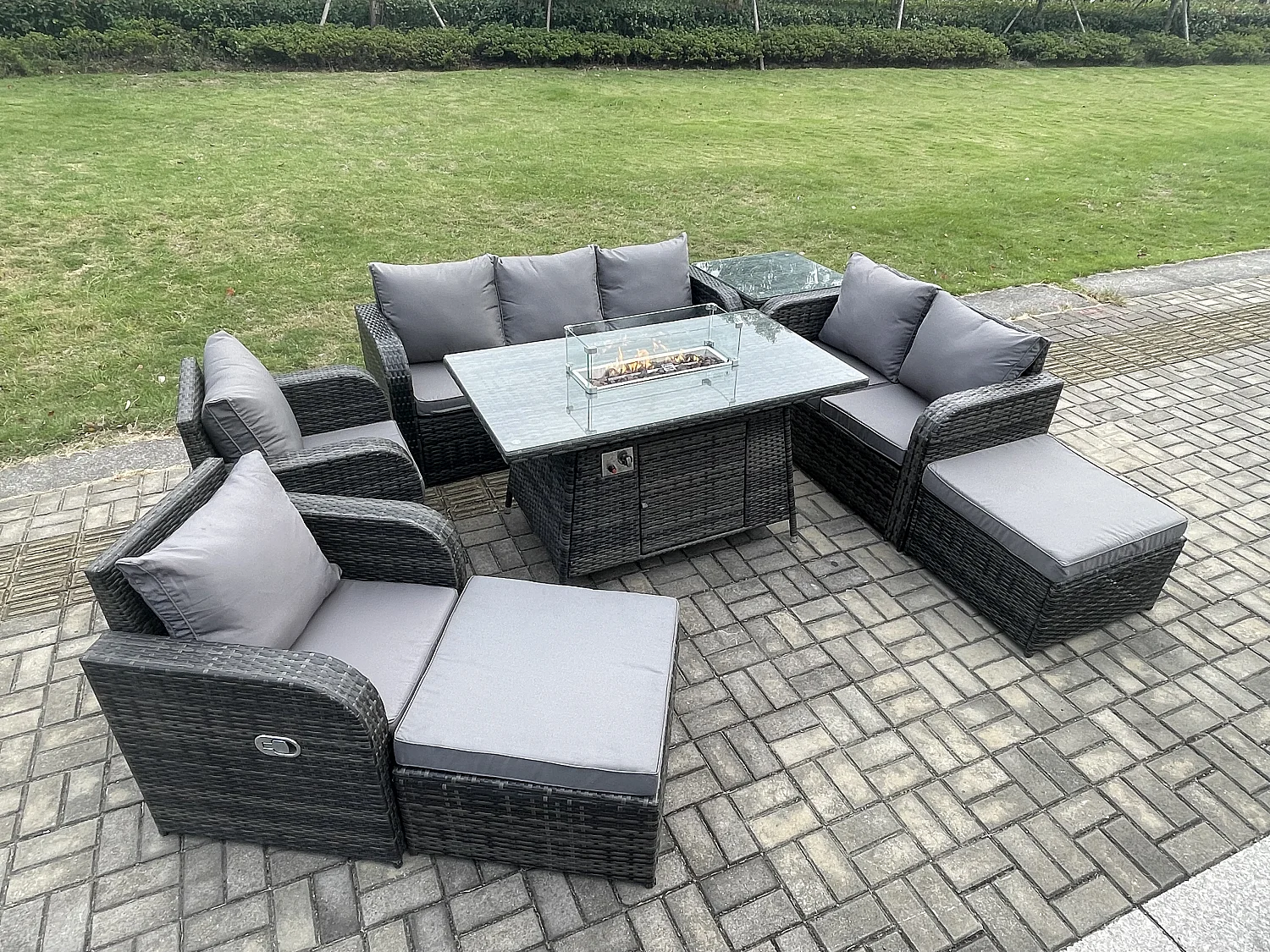 9-Sitzer Polyrattan Gartenmöbelset Gasfeuerstelle Esstisch und Sofa Sessel set mit Beistelltisch 2 hohen Hockern