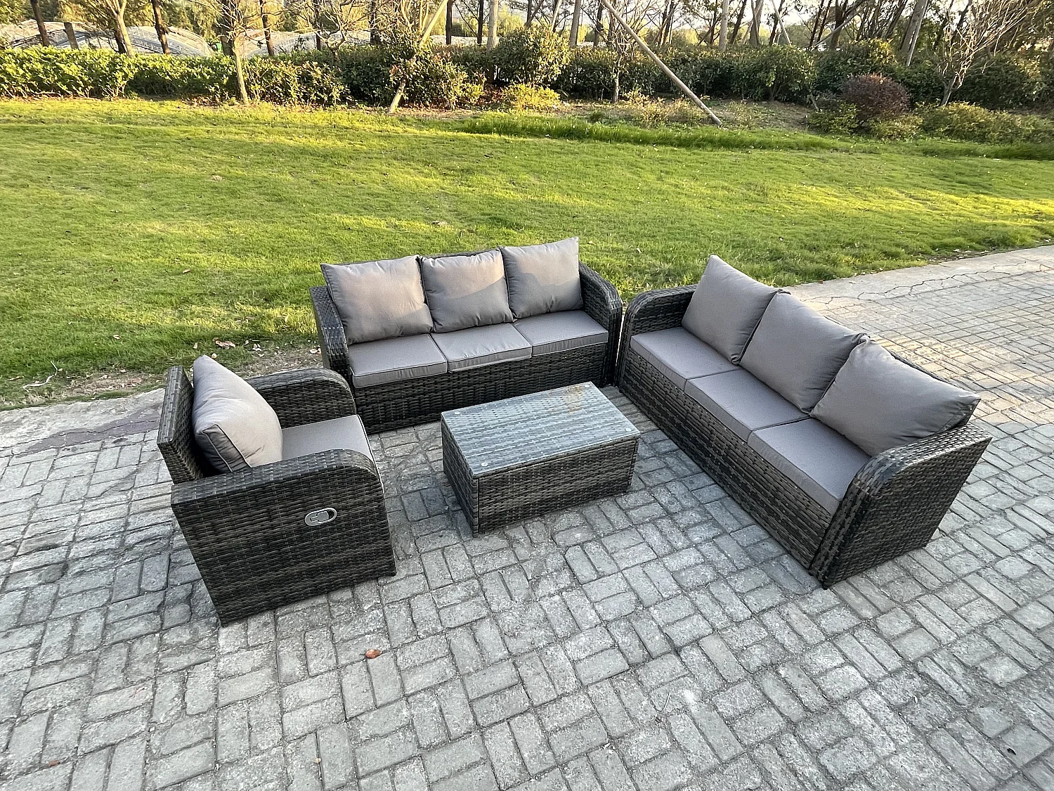 7-Sitzer Rattan Gartenmöbel Sofa Set Tisch & Stühle Set mit 3-Sitzer Sofa Liegestühle 3-Sitzer Sofa Dunkelgrau Gemischt