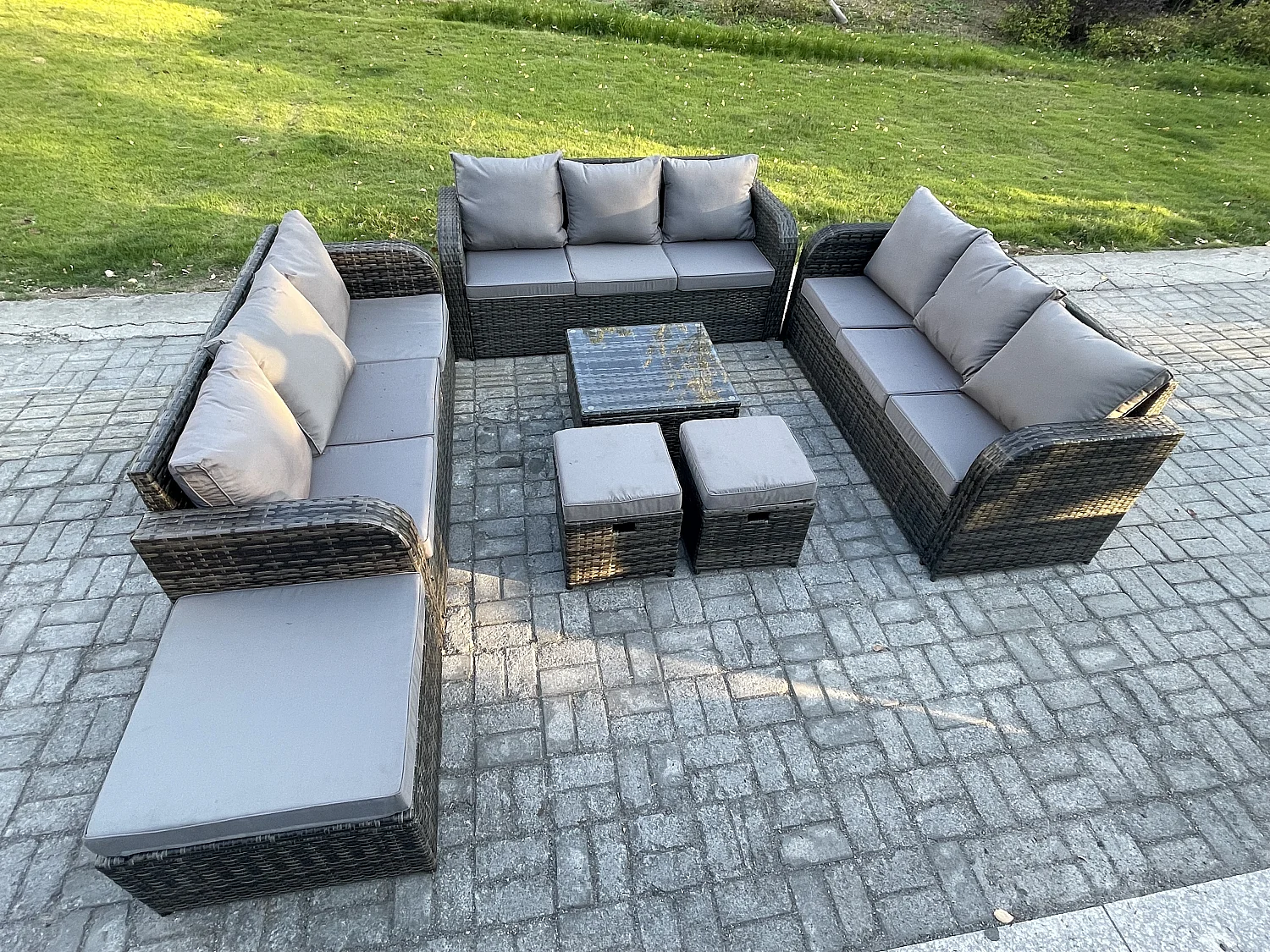 12 places Ensembles de meubles de jardin avec Table basse carrée Canapé 3 places 3 Tabourets Gris foncé mixte