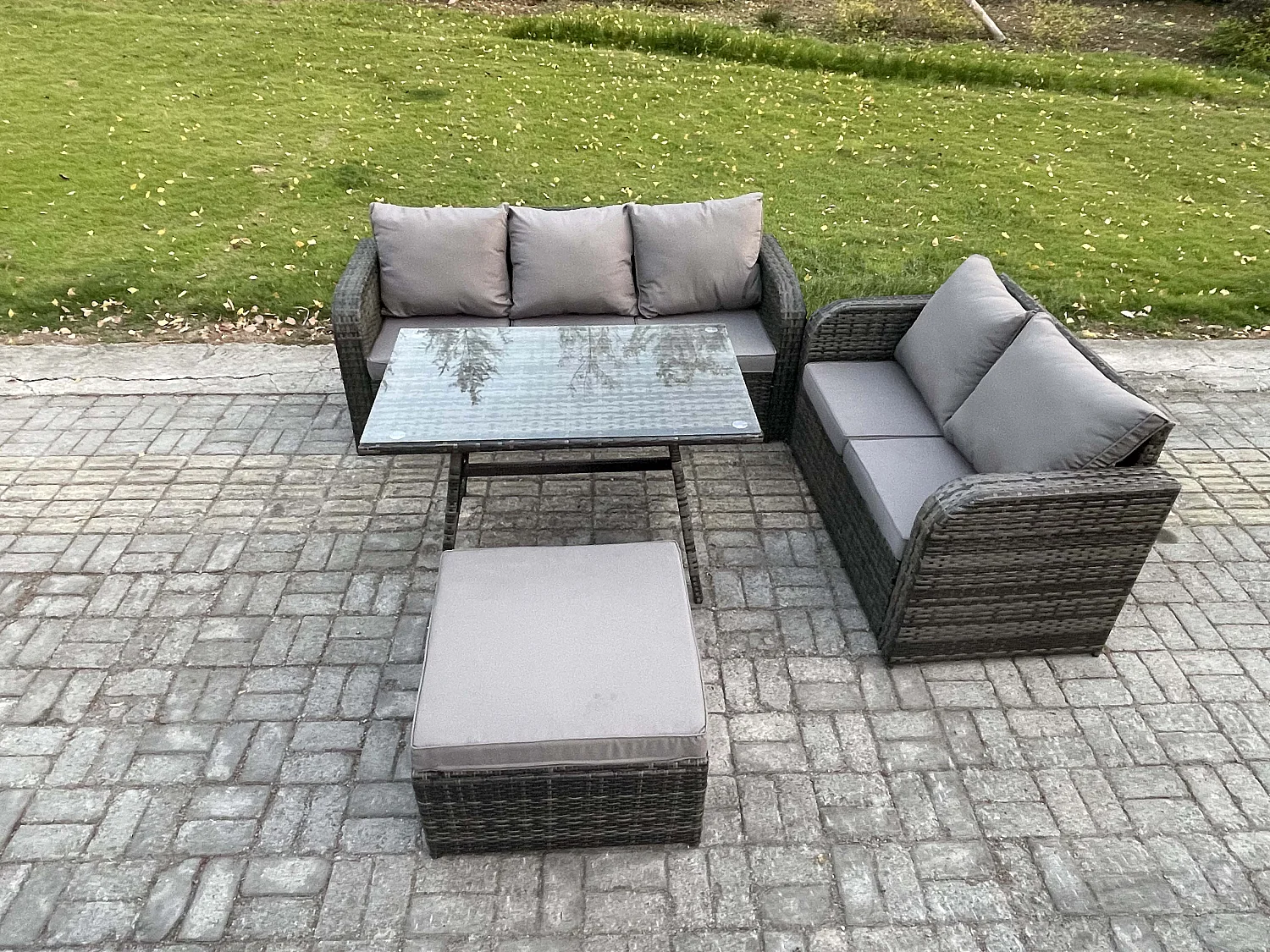 Hoher Rücken Polyrattan Sofa Set Gartenmöbel Esstisch Set Love Sofa 3-Sitzer Sofa 2 Großer Hockern