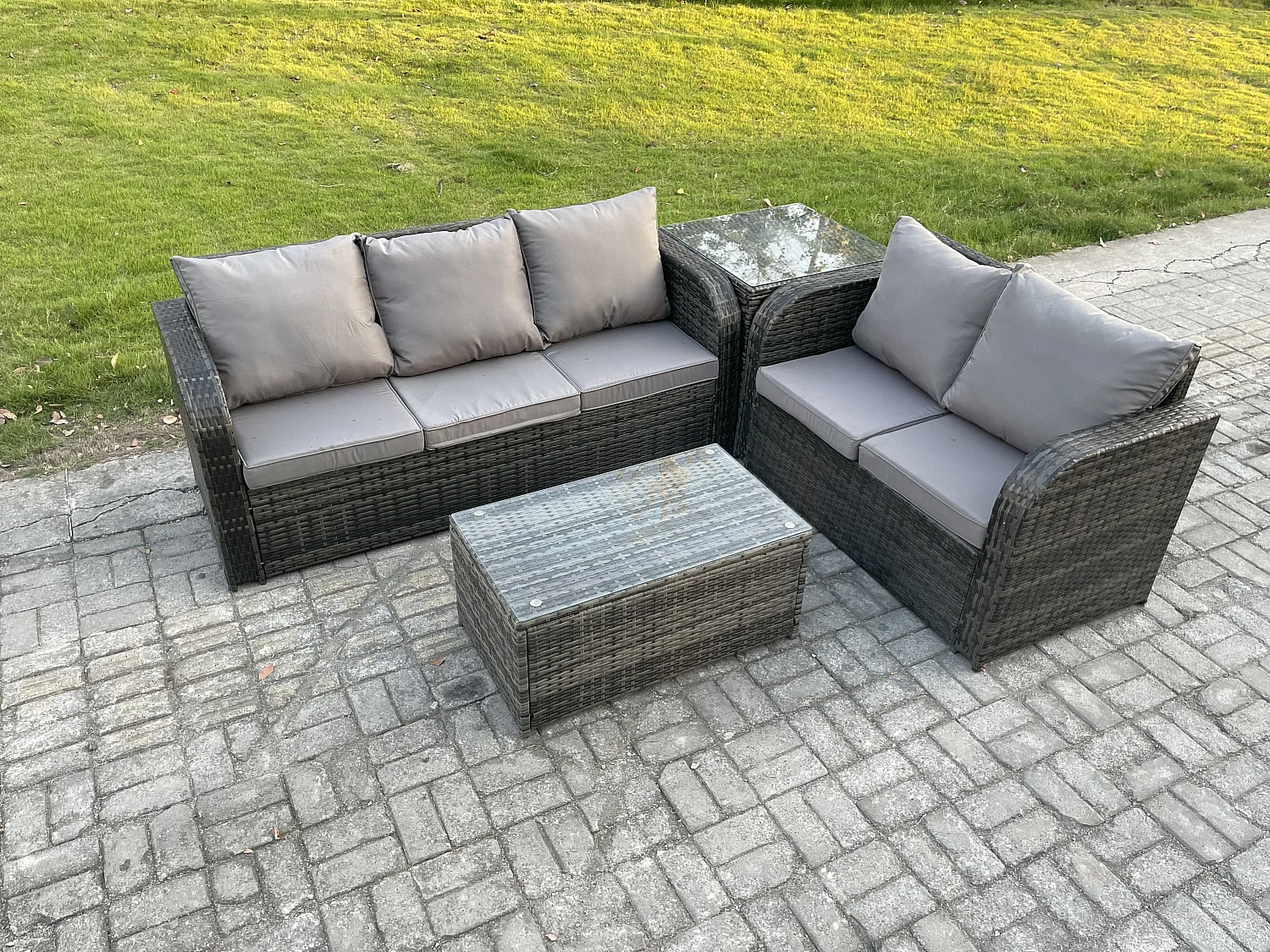 5-Sitzer Hoher Rücken Rattan Gartenmöbel Sets mit Rechteckiger Couchtisch 3-Sitzer Sofa Love Sofa Beistelltisch