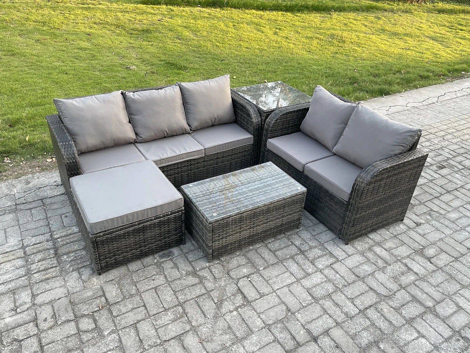 6-Sitzer Hoher Rücken Rattan Gartenmöbel Sets mit Rechteckiger Couchtisch 3-Sitzer Sofa Love Sofa 2 Großer Hockern Beistelltisch