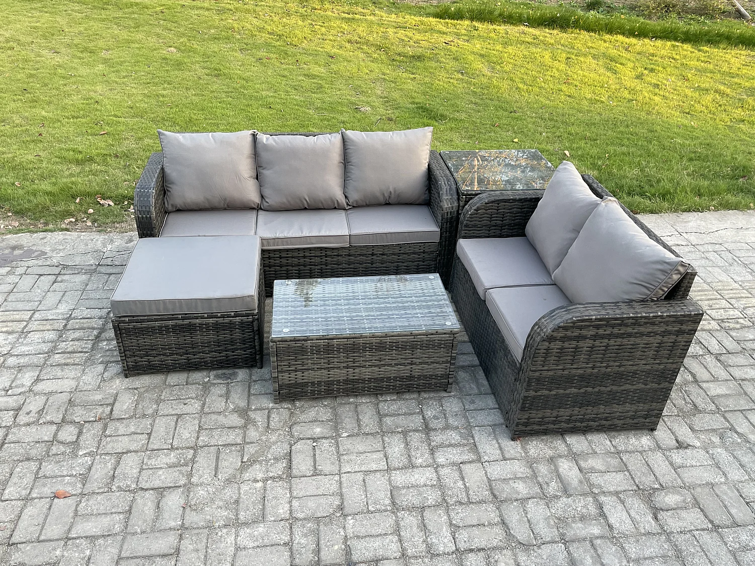 6-Sitzer Hoher Rücken Rattan Gartenmöbel Sets mit Rechteckiger Couchtisch 3-Sitzer Sofa Love Sofa 2 Großer Hockern Beistelltisch