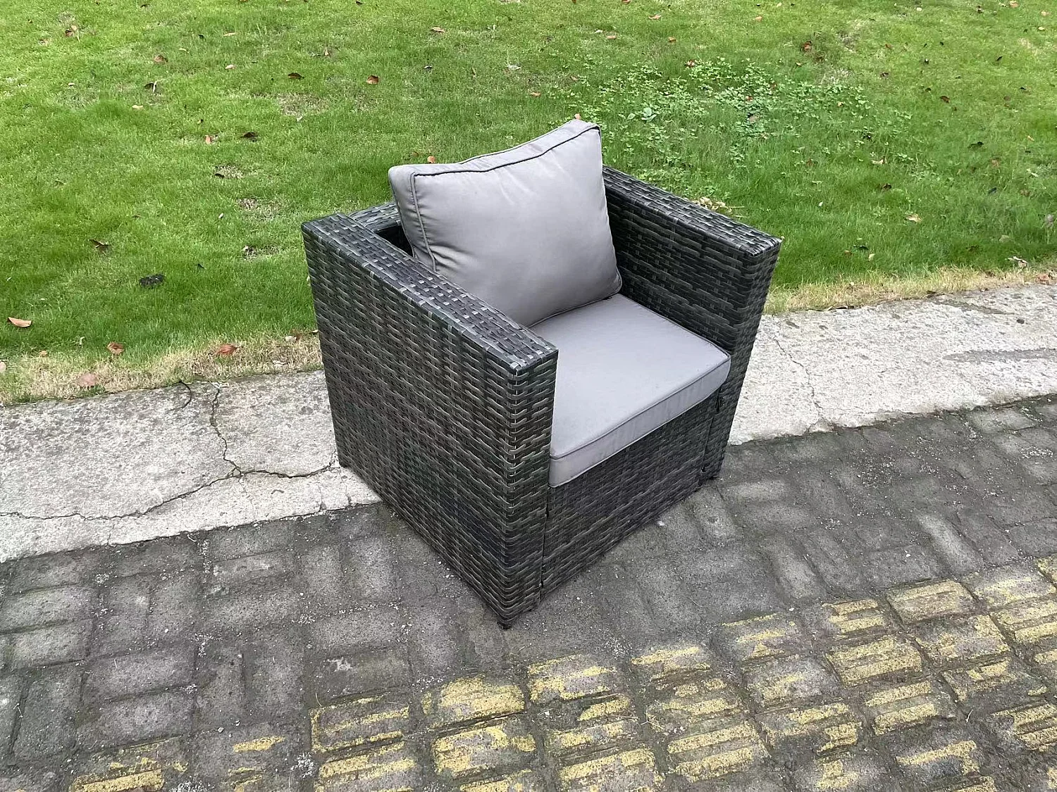 5-Sitzer Polyrattan Gartenmöbel Set Gas Feuerstelle Esstisch mit Sofa Sesseln 2 Großer Hockern Dunkelgrau Gemischt