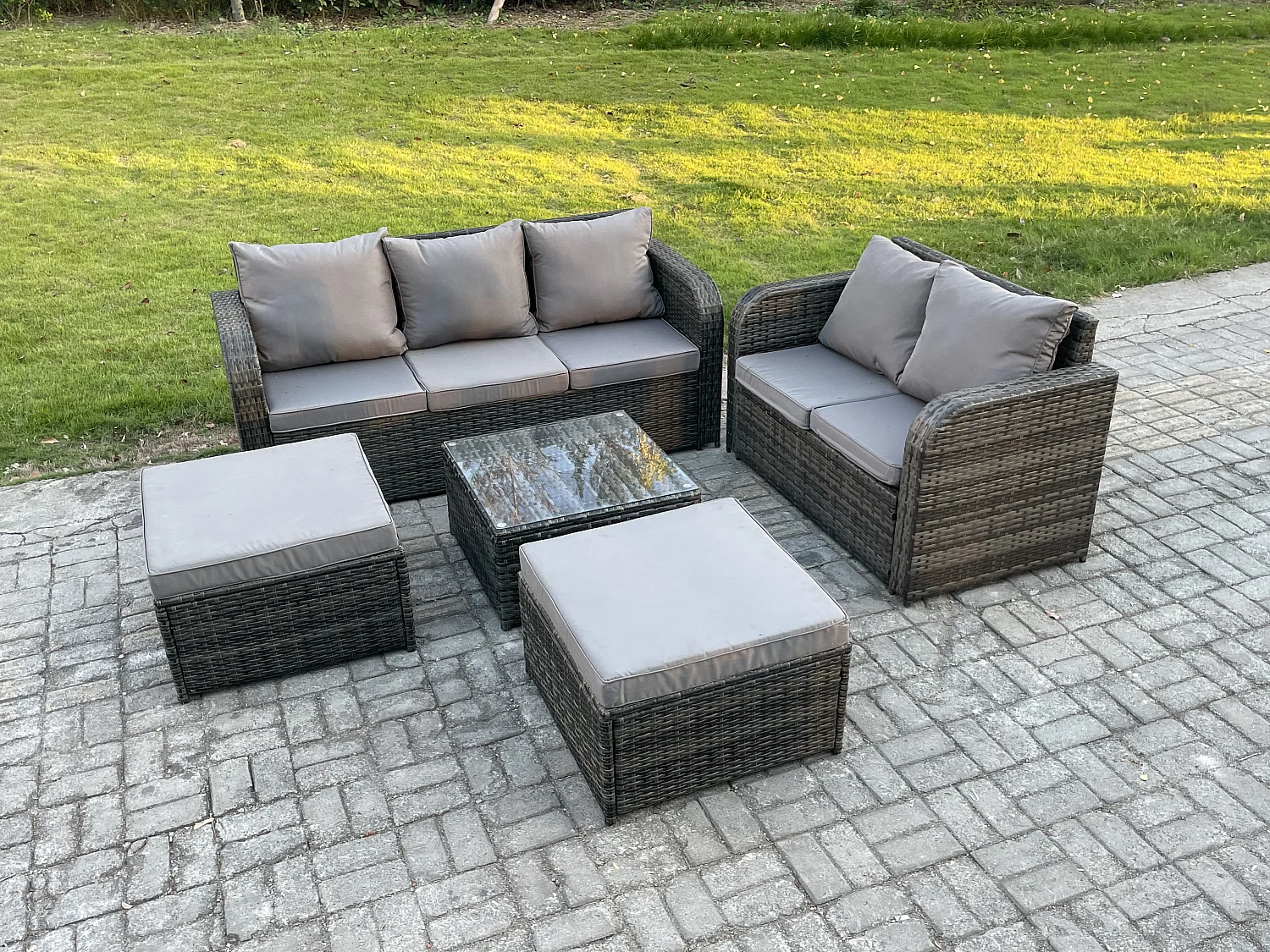 Polyrattan Gartenmöbel Sets 7-Sitzer Garten Sofa im Freien Set Quadratischer Couchtisch 2 hohen Hockern