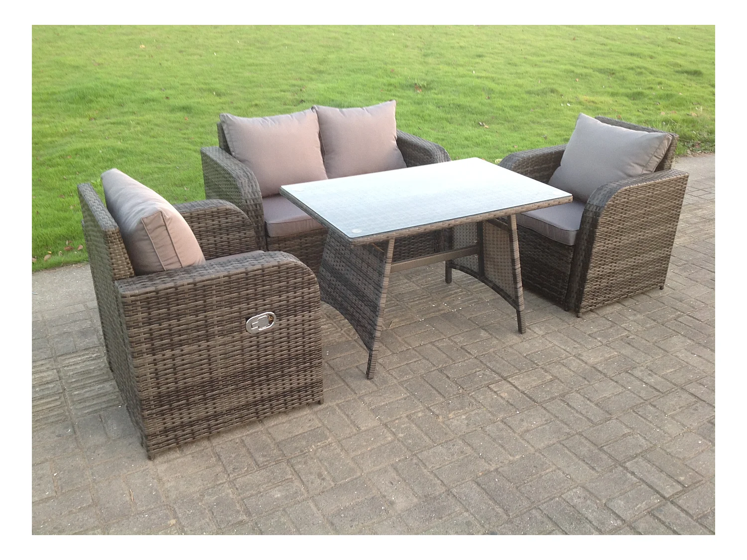 Polyrattan Gartenmöbel Set mit Liegestühle 2-Sitzer Sofa Rechteckiger Esstisch