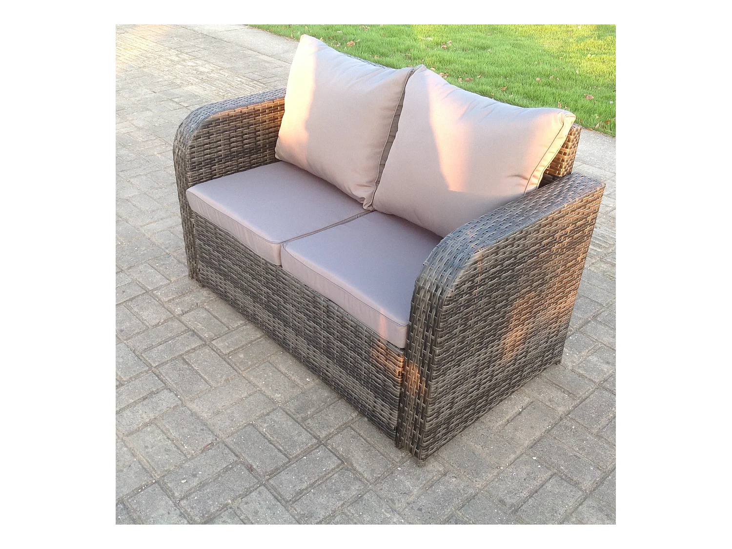 Polyrattan Gartenmöbel Set mit Liegestühle 2-Sitzer Sofa Rechteckiger Esstisch