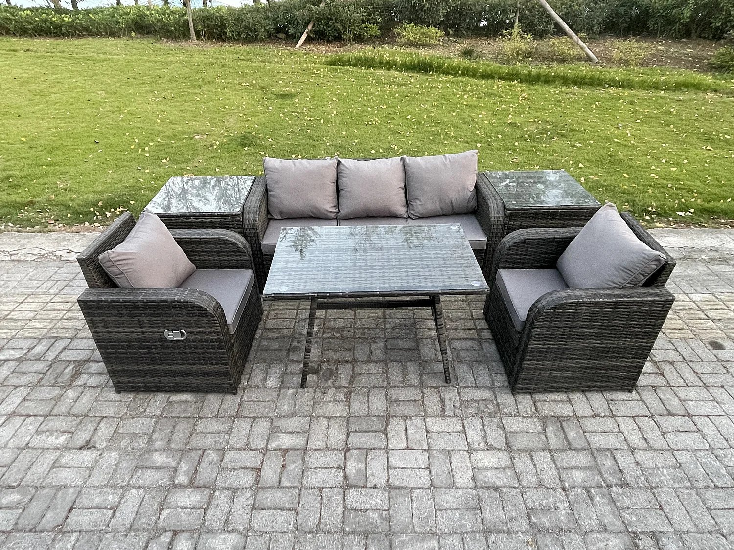 Hoher Rücken Rattan Gartenmöbel Sets mit Rechteckiger Esstisch Liegestühle 3-Sitzer Sofa 2 Beistelltischen