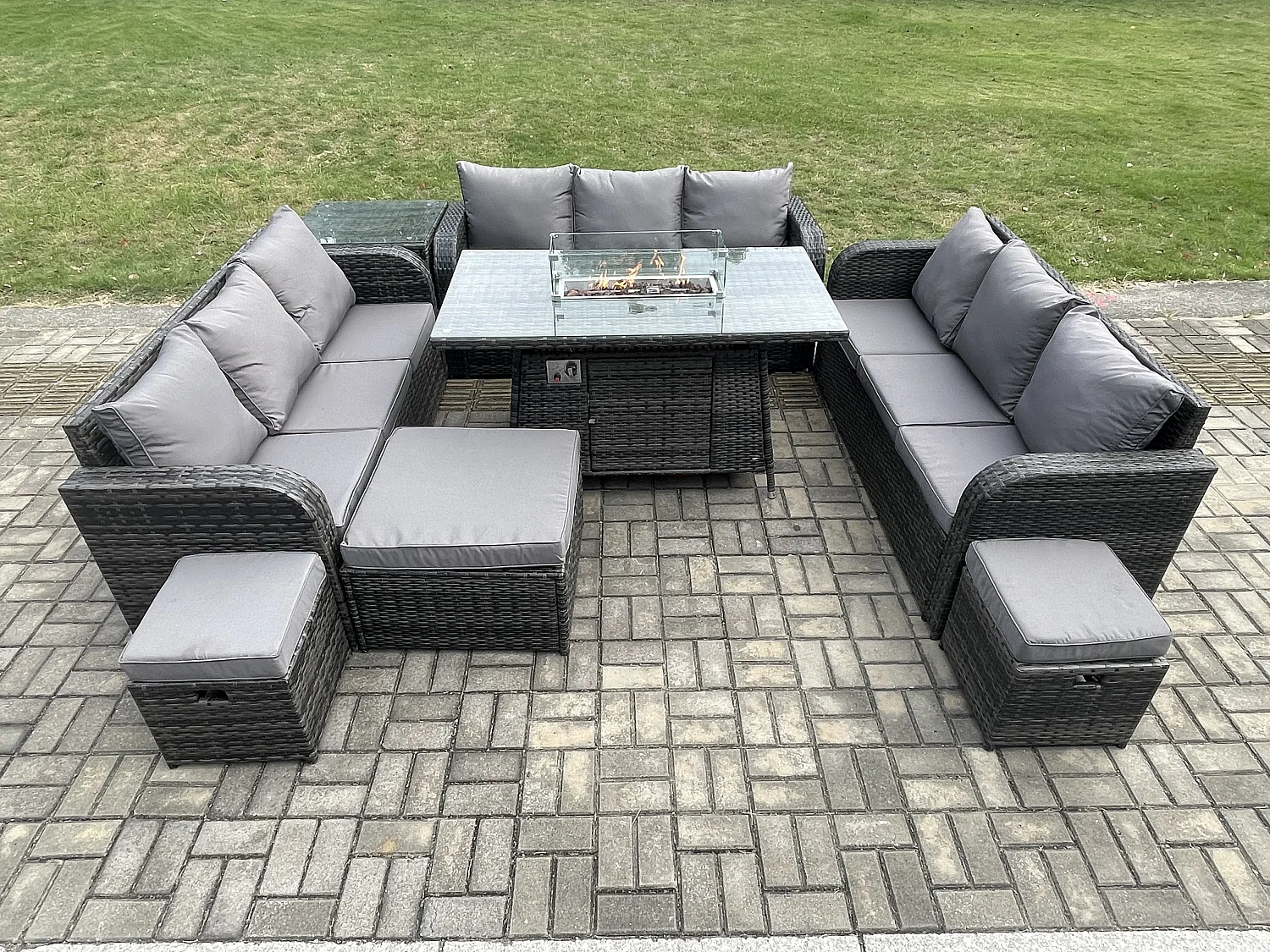 Rattan Gartenmöbel im Freien Gasfeuerstelle Esstisch Set mit Beistelltisch Lounge Sofa 3 Hockern