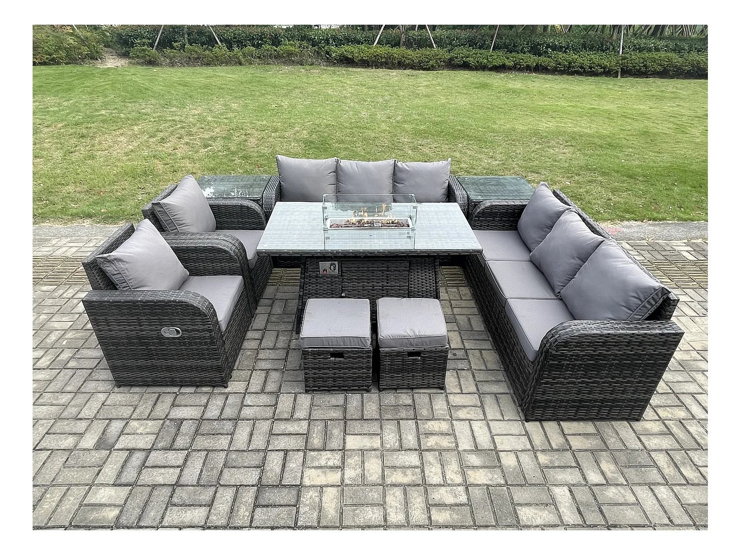 Polyrattan Gartenmöbel Set Gas Feuerstelle Esstisch mit 2 Beistelltischen Sessel Loveseat Sofa 2 kleine Fußhockern