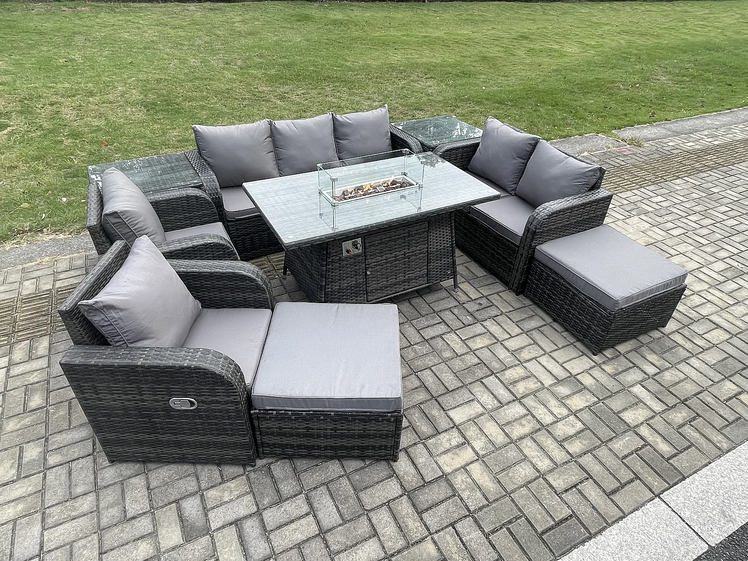 Polyrattan Gartenmöbelset Gasfeuerstelle Esstisch und Sofa Sessel set mit 2 Beistelltischen 2 hohen Hockern