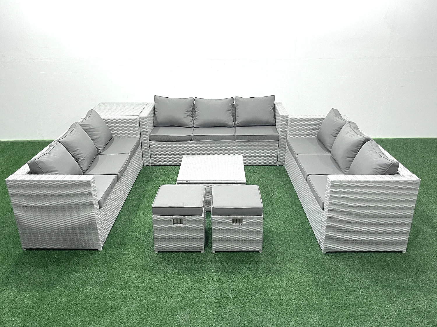 Gartenmöbel im Freien Polyrattan 11-Sitzer Rattan Garten Sofa Set mit 2 kleinen Hockern Beistelltisch Hellgrau gemischt