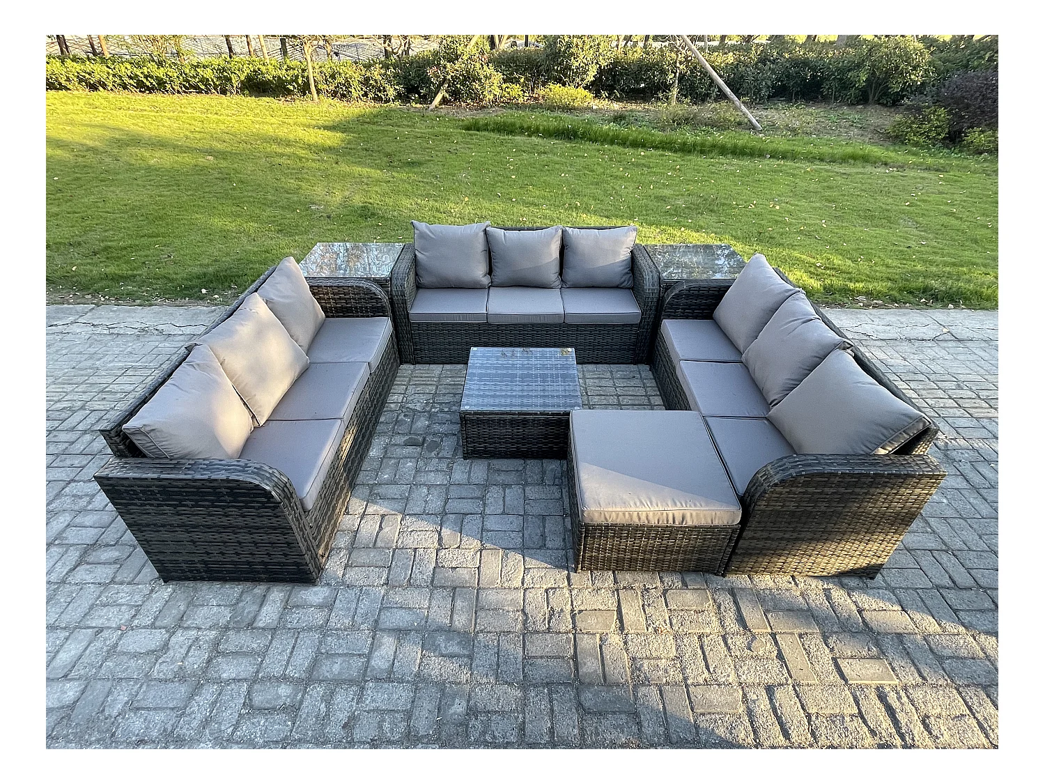 Rattan Gartenmöbel Set im Balkon Set Patio Garten Sofa Set mit Quadratischer Couchtisch 2 Großer Hockern 2 Beistelltischen Dunkelgrau Gemischt
