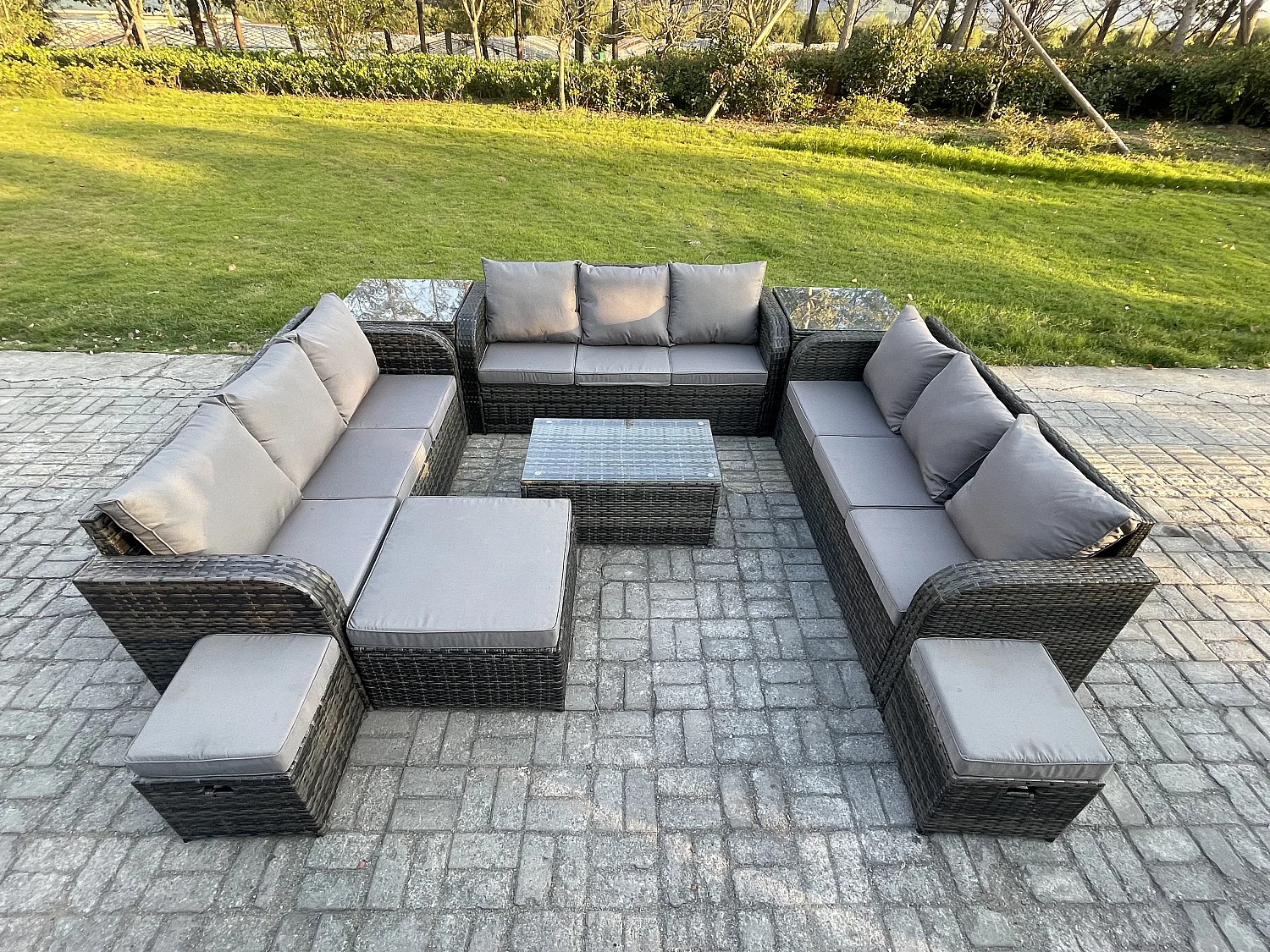 Rattan Lounge Sofa Set 12-Sitzer Gartenmöbel-Set mit Rechteckiger Couchtisch 3-Sitzer Sofa 2 Beistelltischen 3 Hockern Dunkelgrau Gemischt