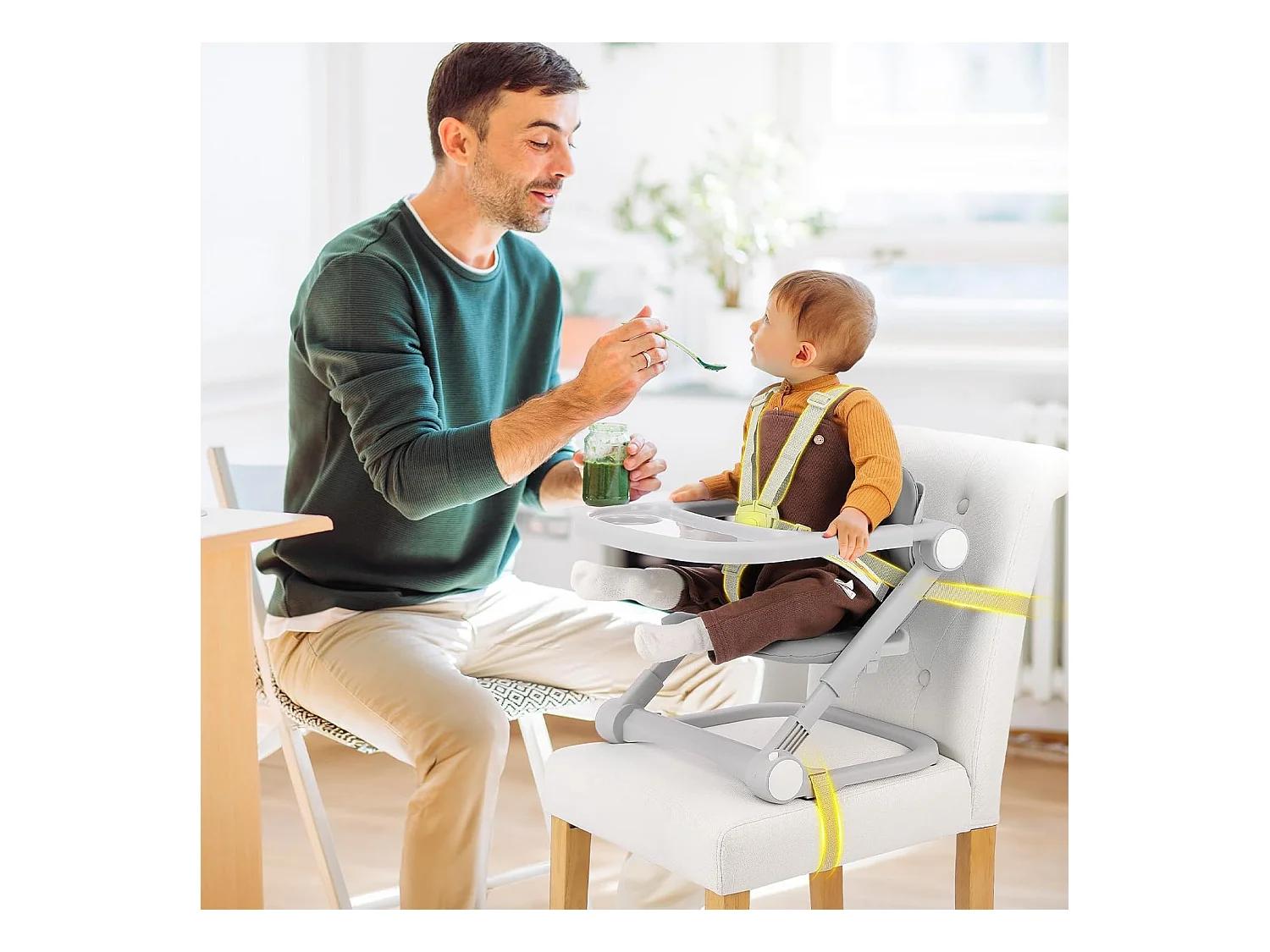 Chaise haute portable pour enfants avec plateau amovible, coussin en PU et ceinture de sécurité à 5 points, hauteur réglable, gris