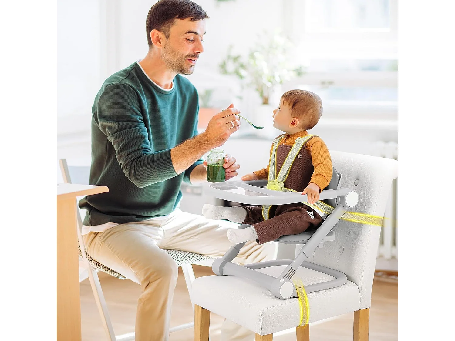 Chaise haute portable pour enfants avec plateau amovible, coussin en PU et ceinture de sécurité à 5 points, hauteur réglable, gris