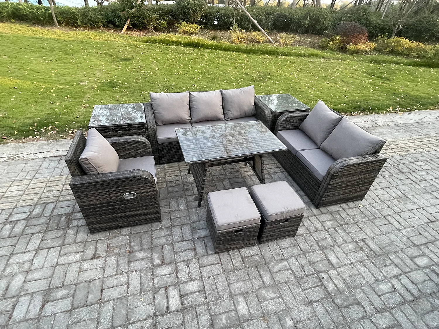 8 PCS Ensemble de canapés en rotin Salon de jardin avec Table à manger rectangulaire Fauteuil 2 Petits tabourets Gris foncé mixte