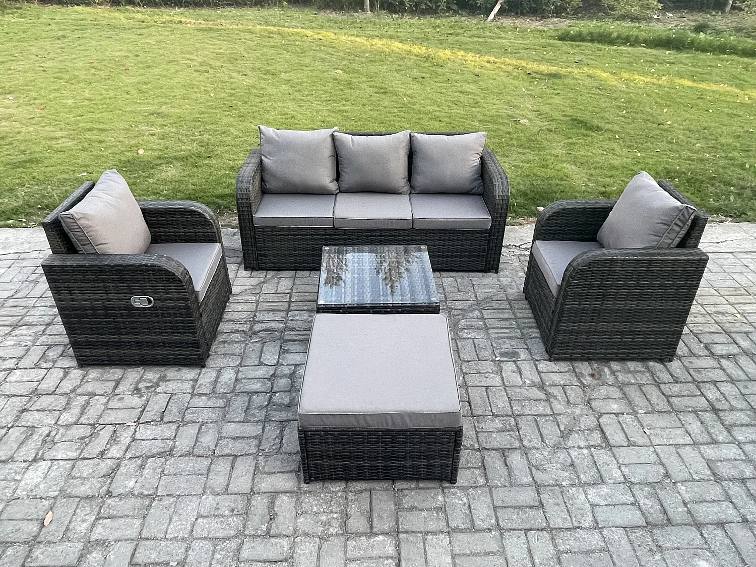 Gartenmöbelset 6-Sitzer Rattan Sofa Set mit Liegestühle 3-Sitzer Sofa 2 Großer Hockern Dunkelgrau Gemischt