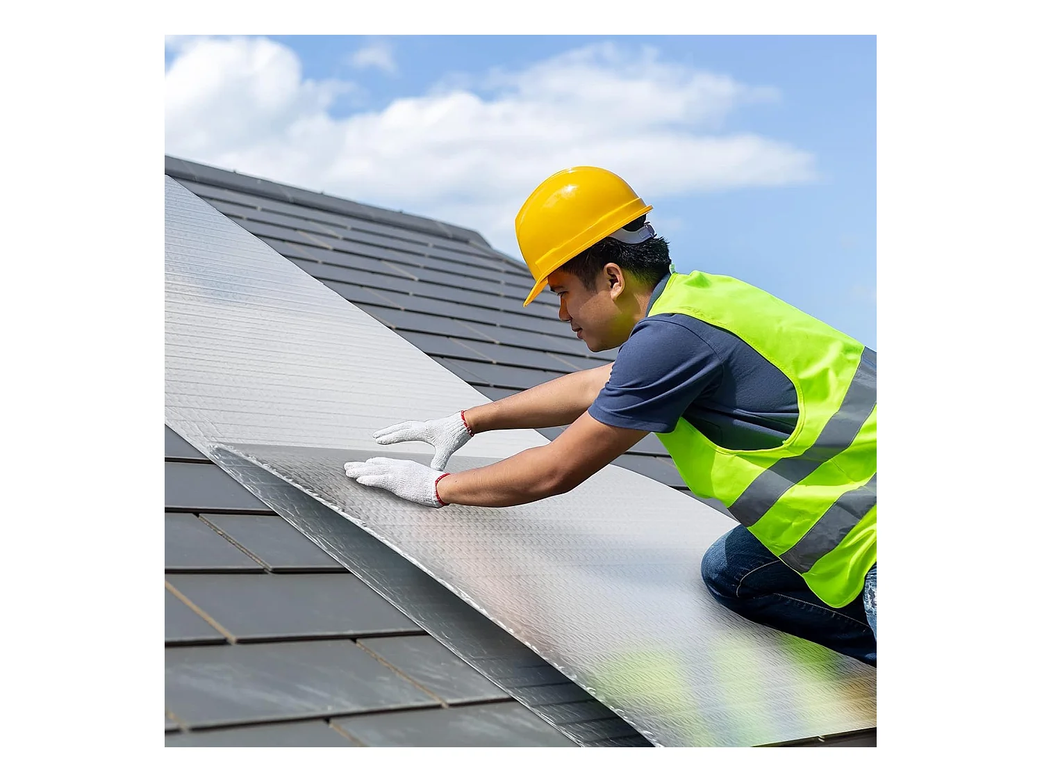 Thermische isolatie 1x30m, 4mm dubbelzijdige gealuminiseerde folie, resistent, warmtereflecterend, beschermt tegen de kou, ideaal voor ramen, auto's en radiatoren