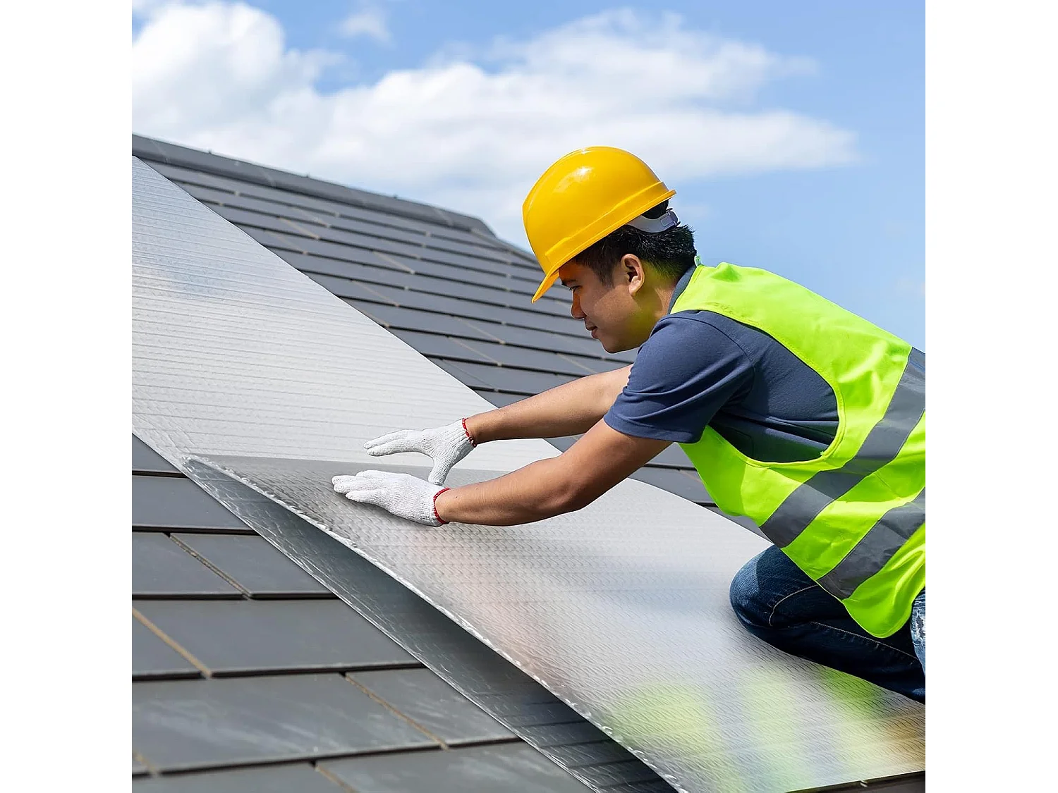 Thermische isolatie 1x30m, 4mm dubbelzijdige gealuminiseerde folie, resistent, warmtereflecterend, beschermt tegen de kou, ideaal voor ramen, auto's en radiatoren