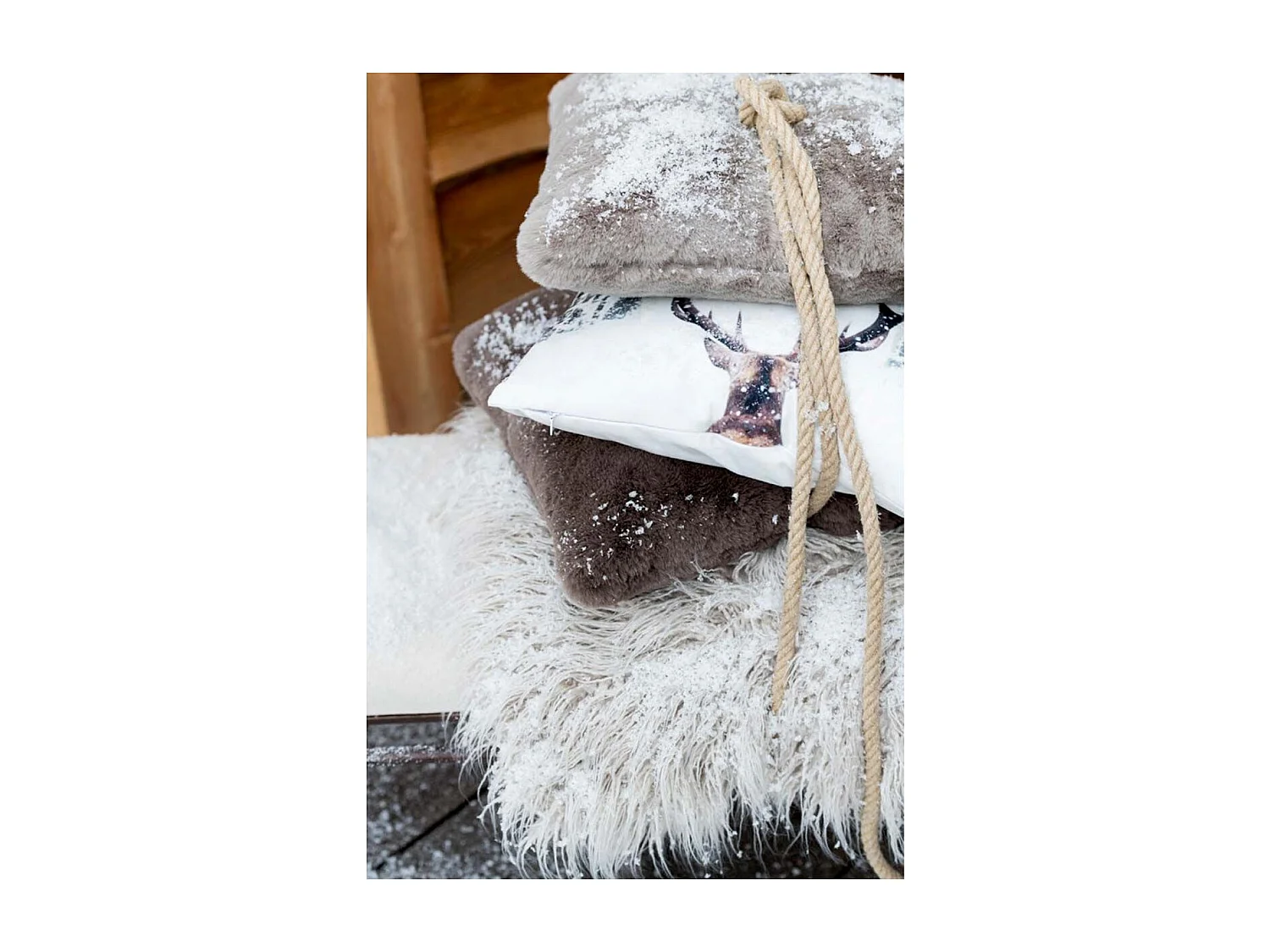 Cuscino quadrato in poliestere color talpa 45x45 cm