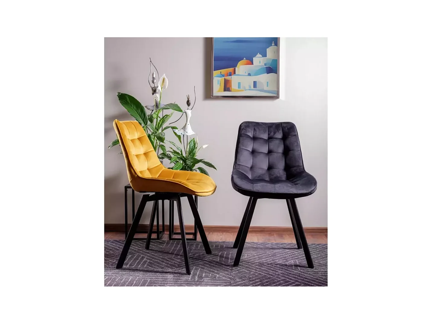 Chaise jaune curry pivotante en velours assise capitonnée pied noir mat style chaleureux MONTAJ