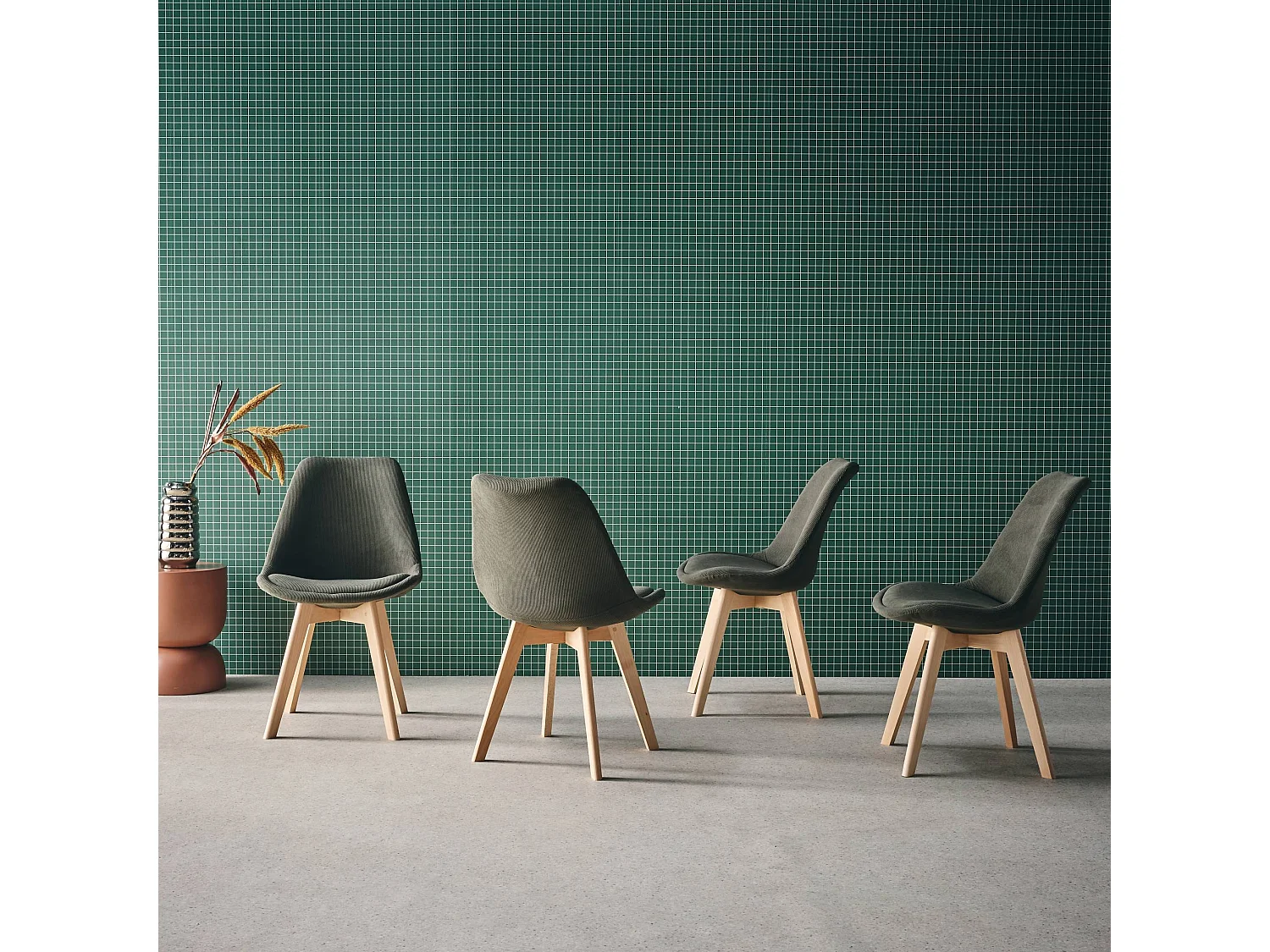 Silla escandinava de madera de haya y pana fina, set de 4 verde kaki