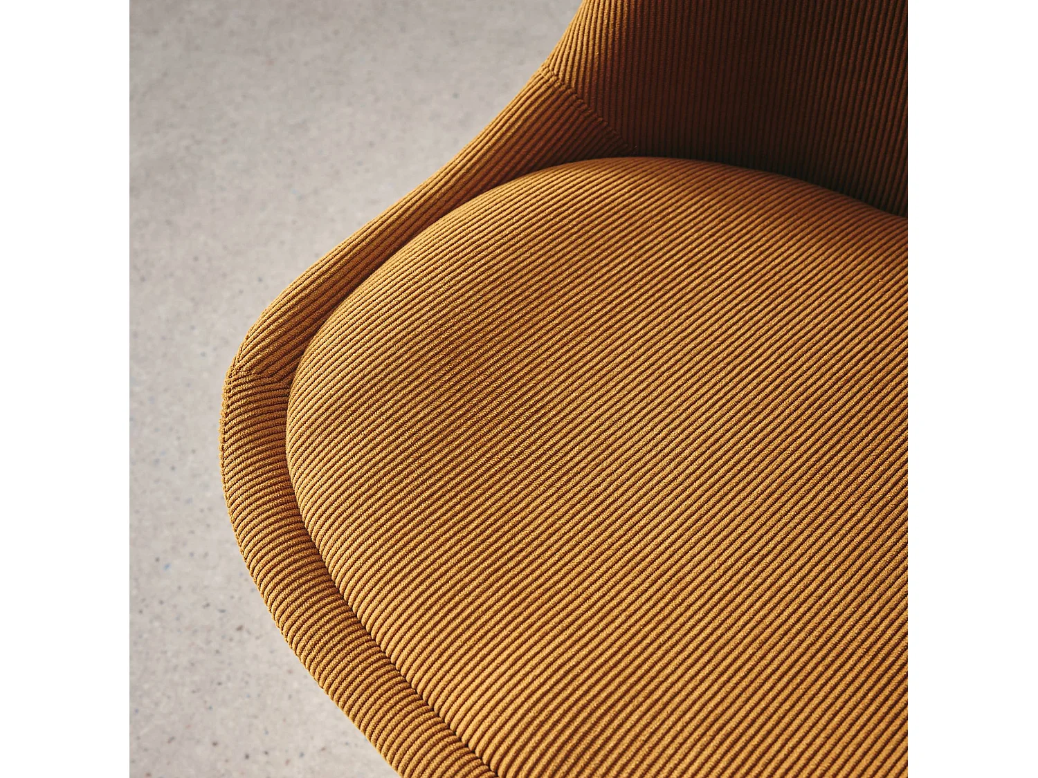 Silla escandinava de madera de haya y pana fina, set de 4 ocre