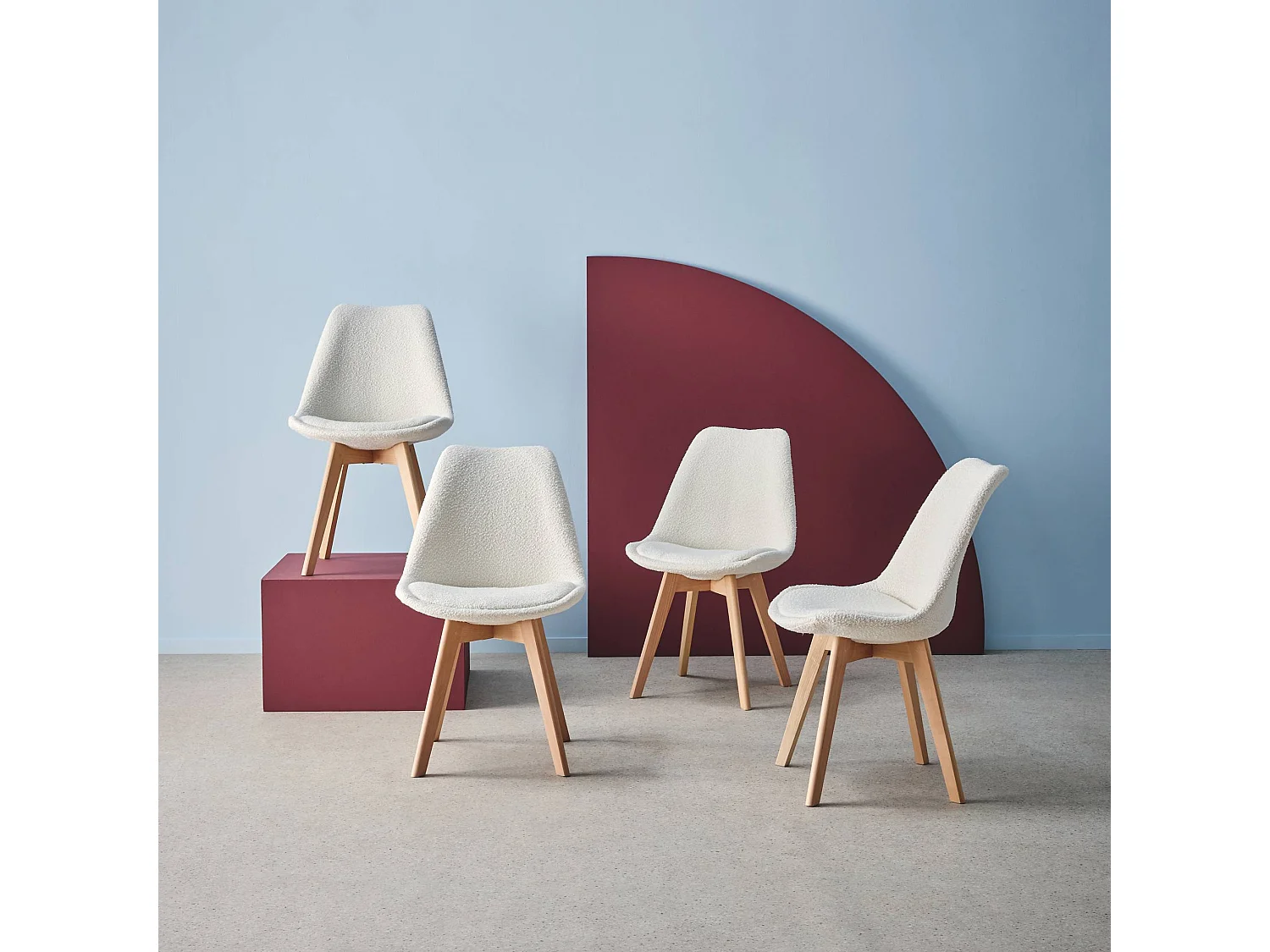 Silla escandinava de madera de haya y borreguito texturizada, set de 4