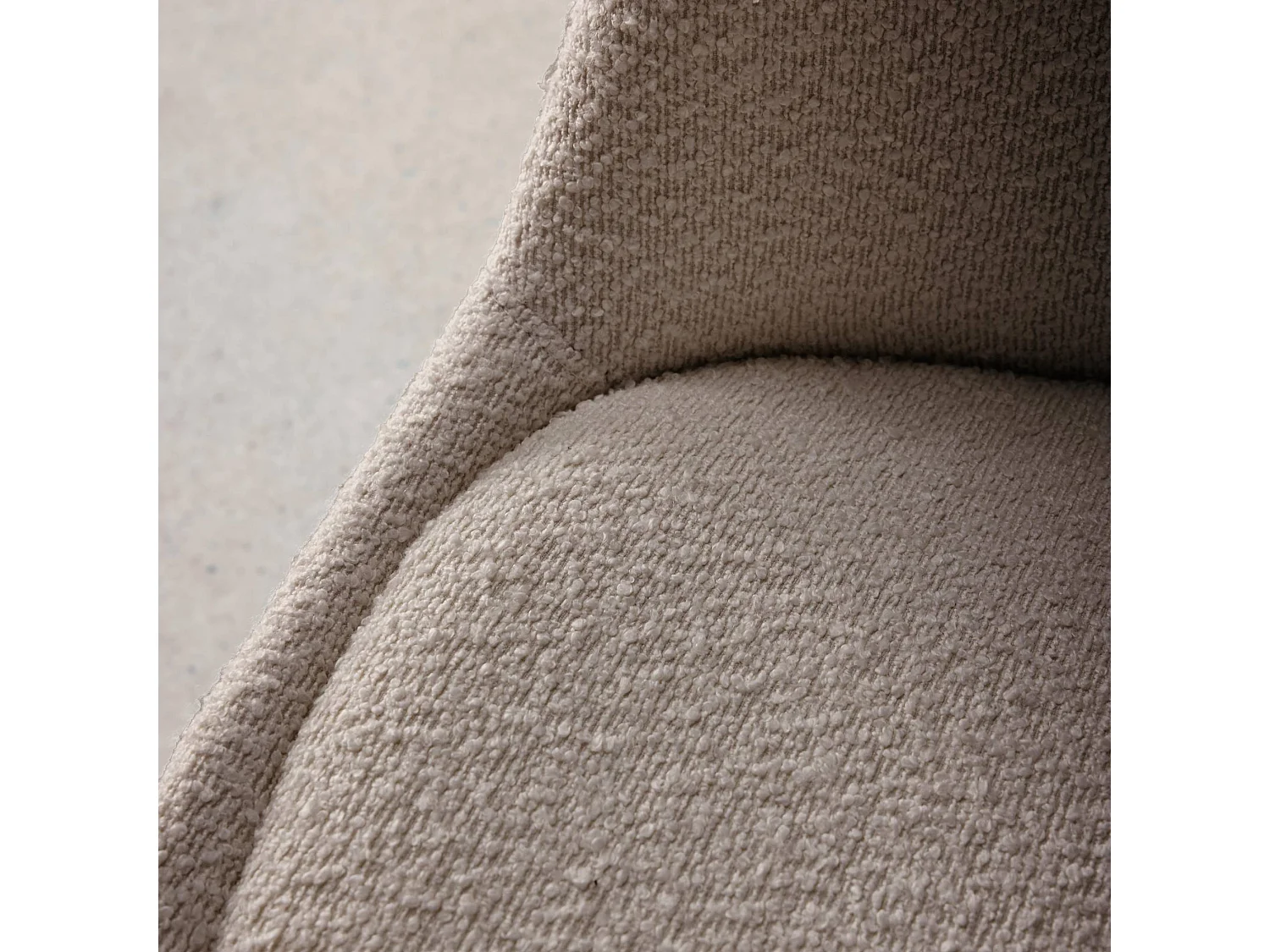 Lot de 4 chaises scandinaves revêtement bouclette texturée taupe. pieds bois de hêtre - Nils