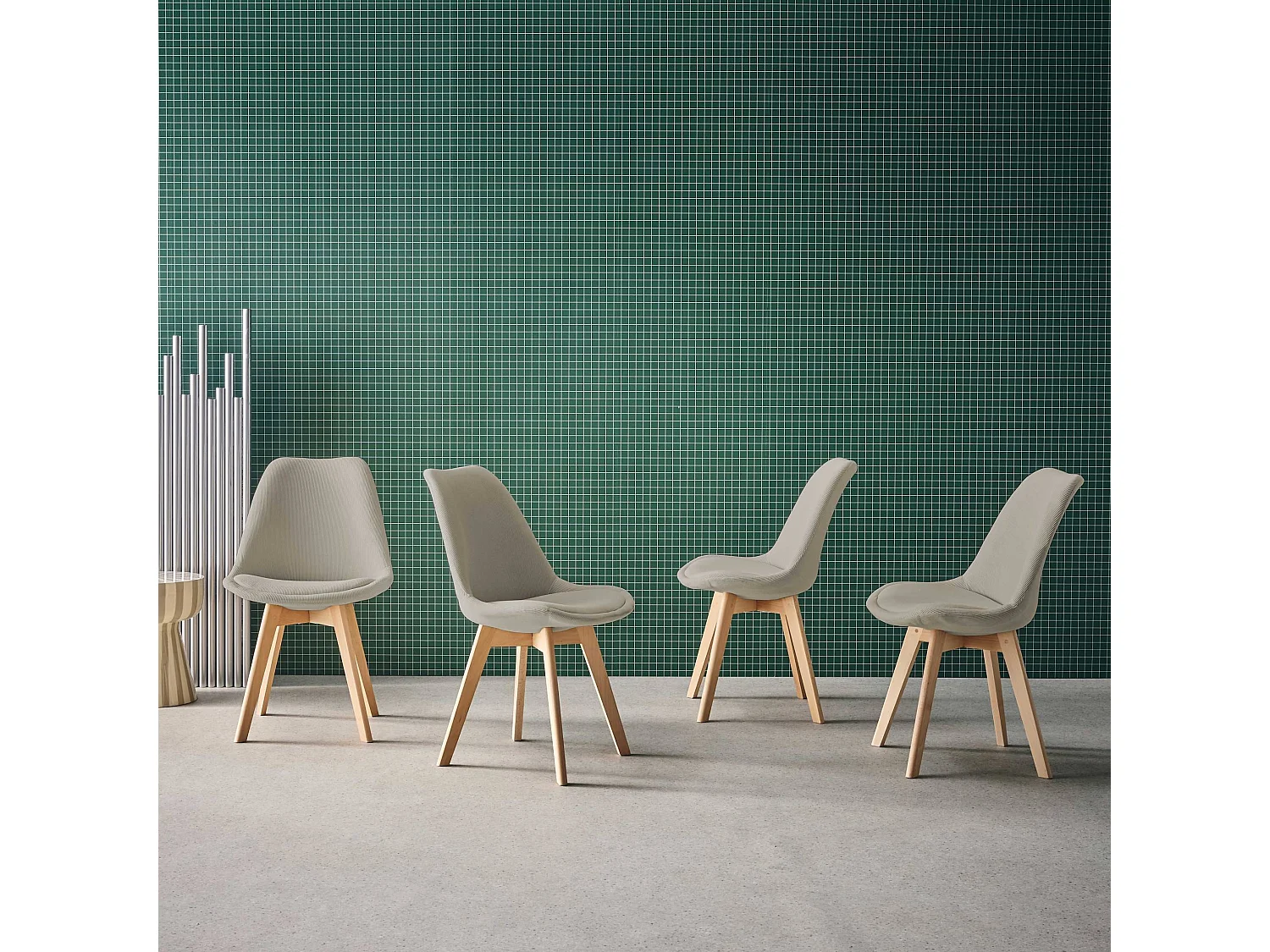 Silla escandinava de madera de haya y pana fina, set de 4 gris claro