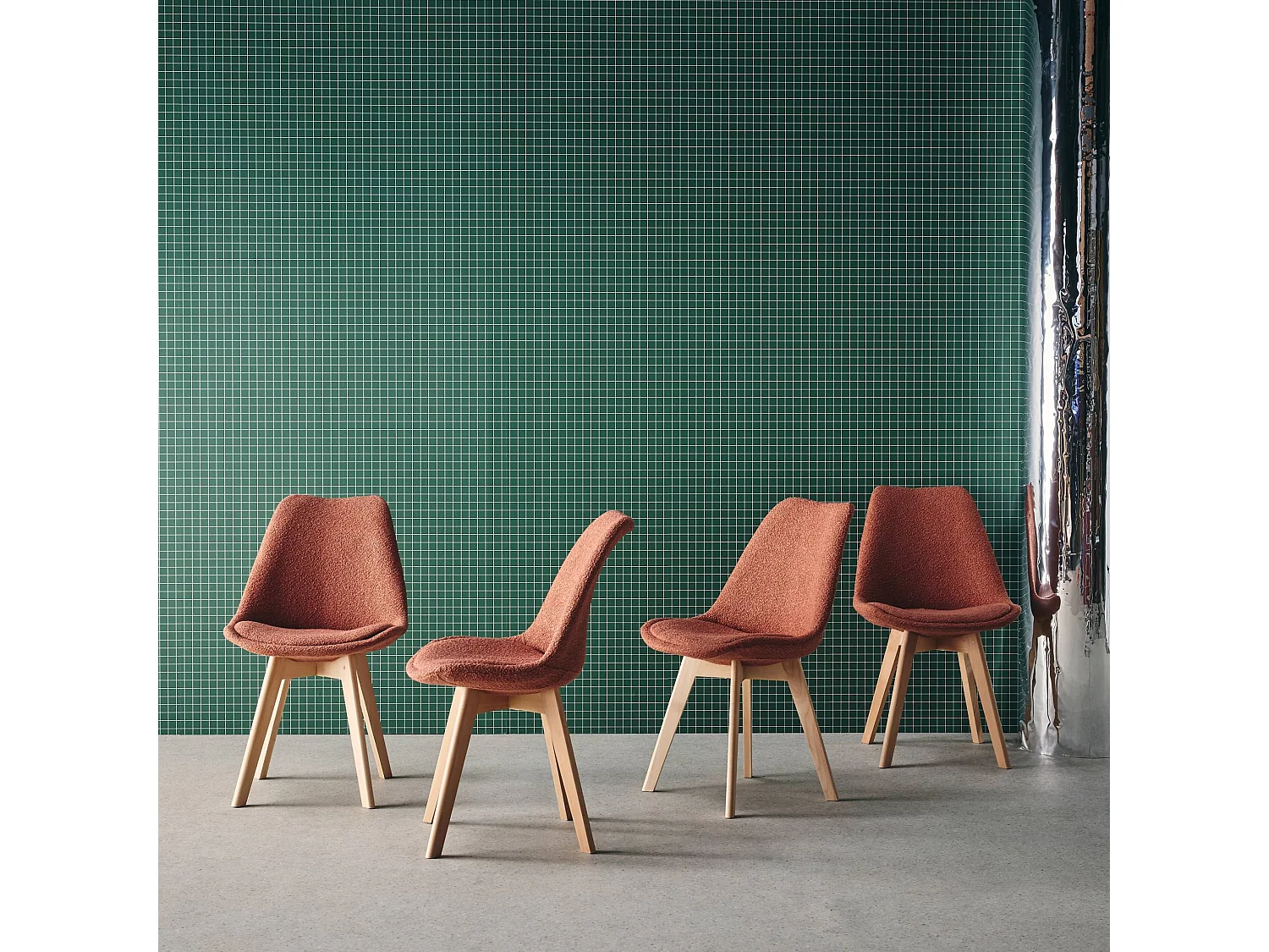 Silla escandinava de madera de haya y borreguito texturizada, set de 4