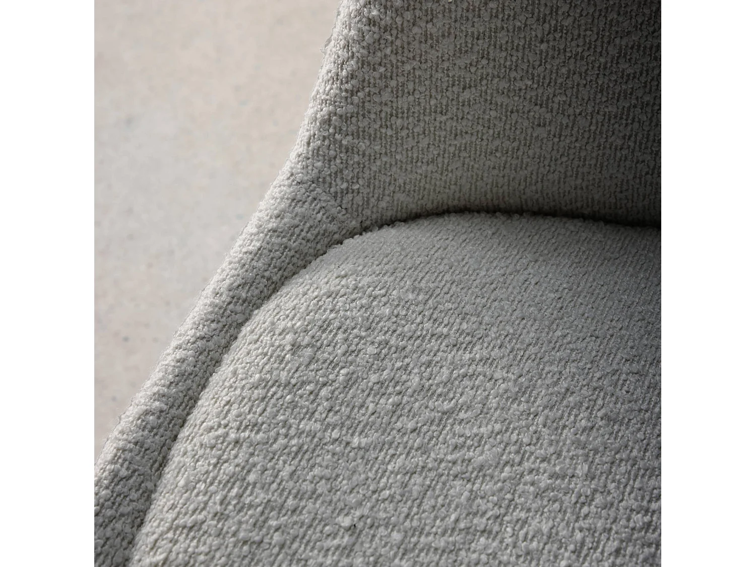 Lot de 4 chaises scandinaves revêtement bouclette texturée gris clair. pieds bois de hêtre - Nils