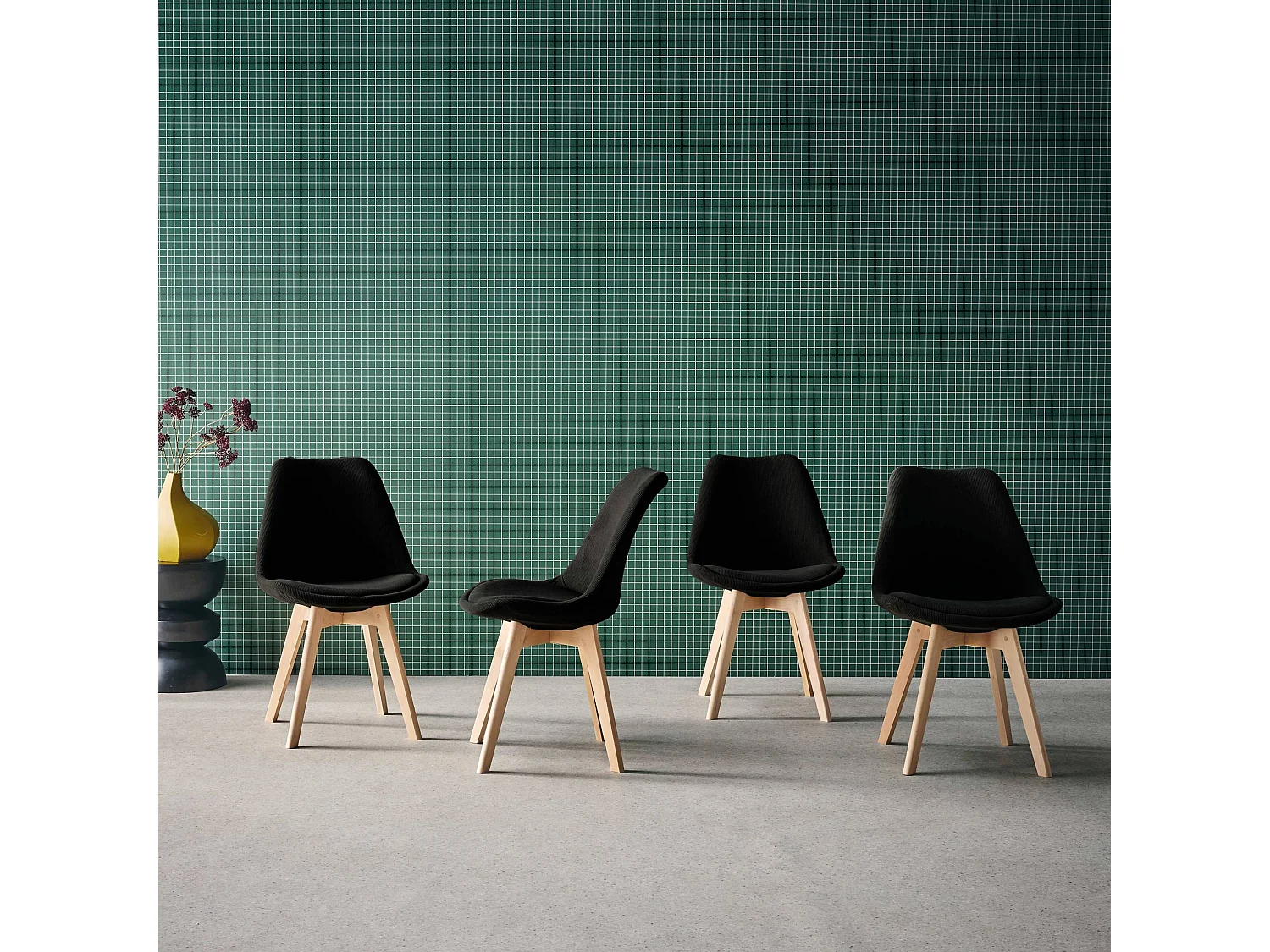 Silla escandinava de madera de haya y pana fina, set de 4 negro