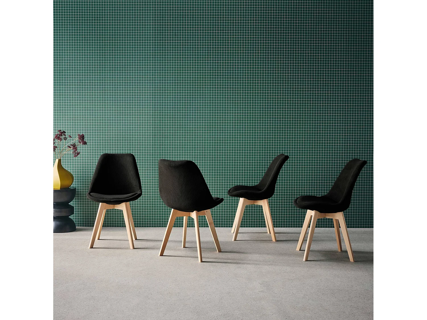 Silla escandinava de madera de haya y pana fina, set de 4 negro