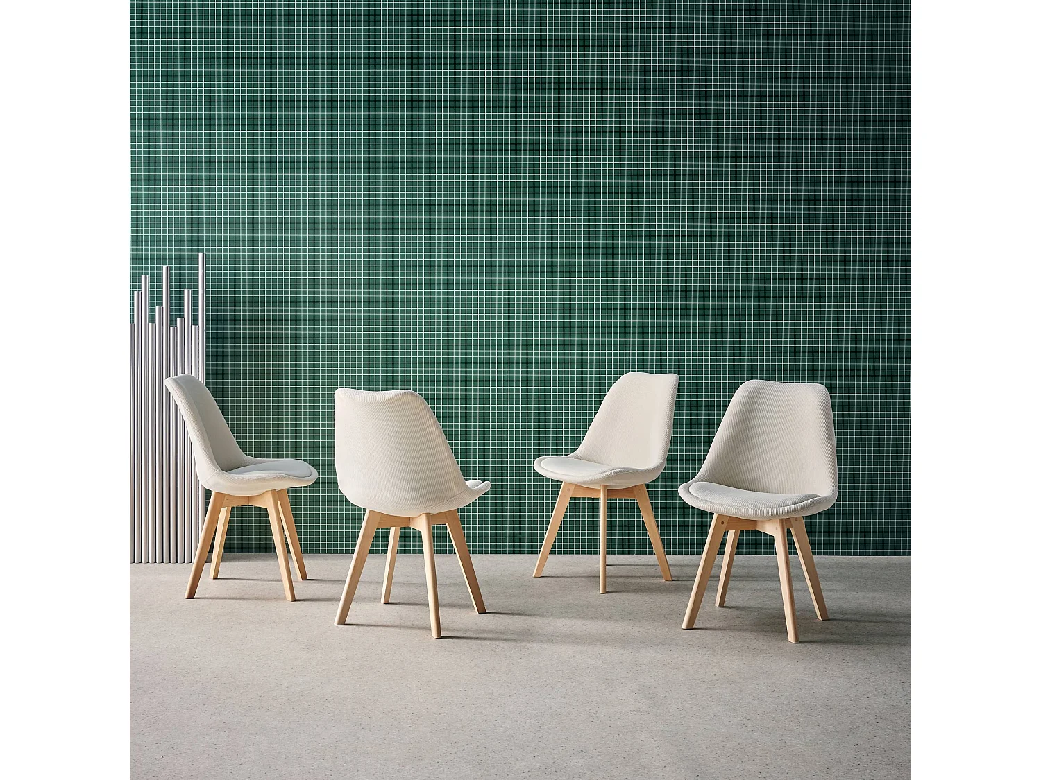 Lot de 4 chaises scandinaves revêtement velours côtelé blanc cassé. pieds bois de hêtre - Nils