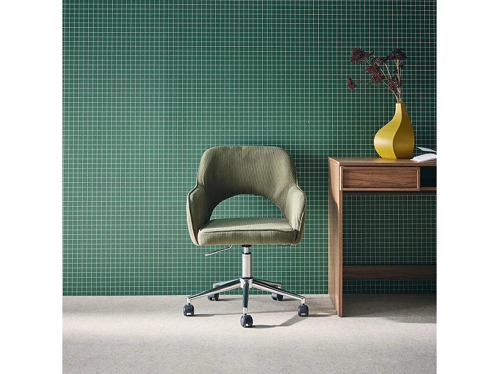 Chaise de bureau à roulettes velours côtelé kaki piétement chromé. L 60 x P 62 x H 89 / 99cm