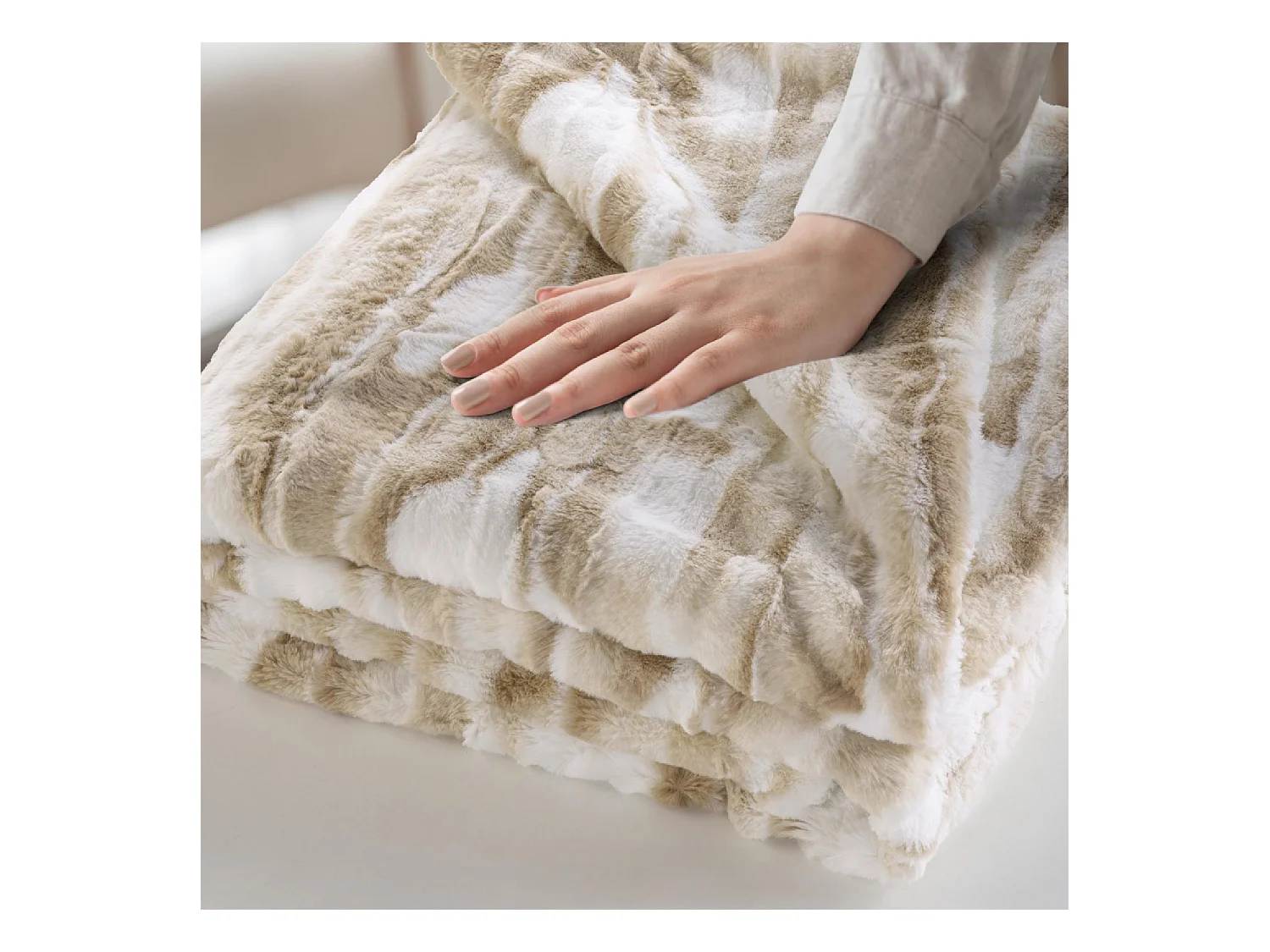 Plaid Imitation Fourrure "Cheyenne" 125x150cm Naturel