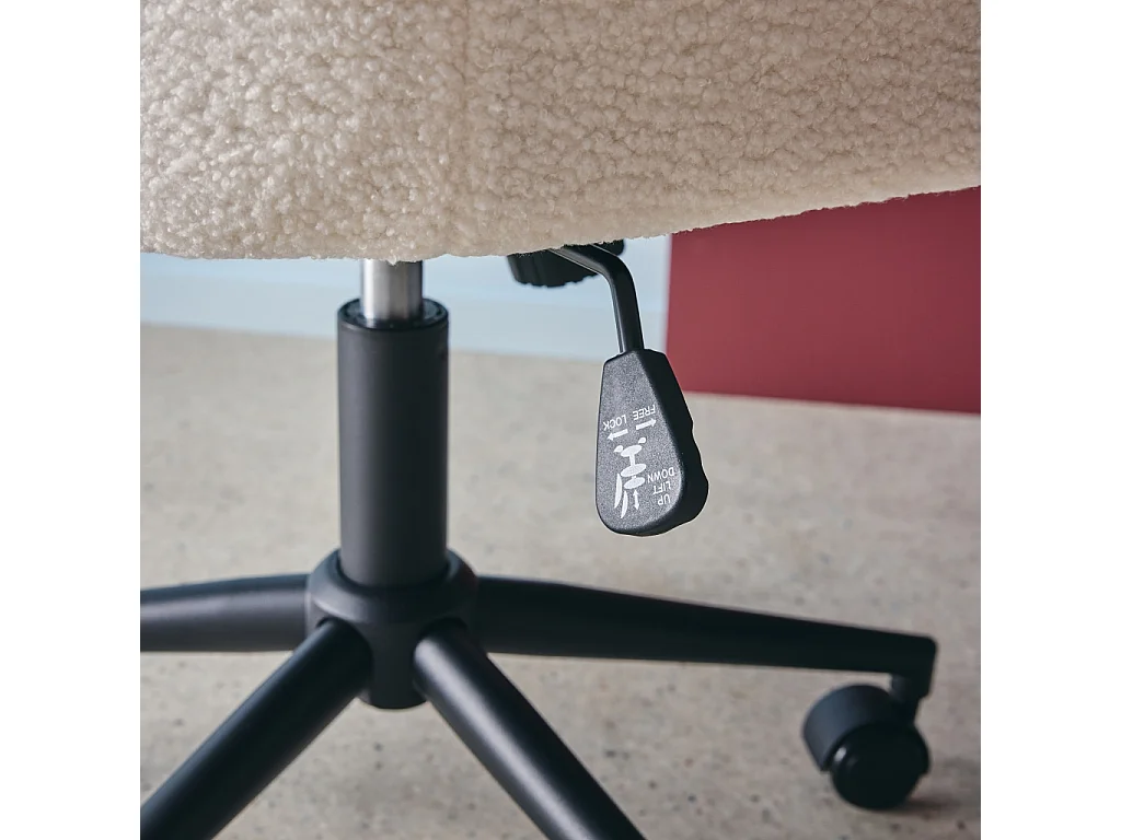 Sedia da ufficio a rotelle regolabile in metallo e bouclé, bianco