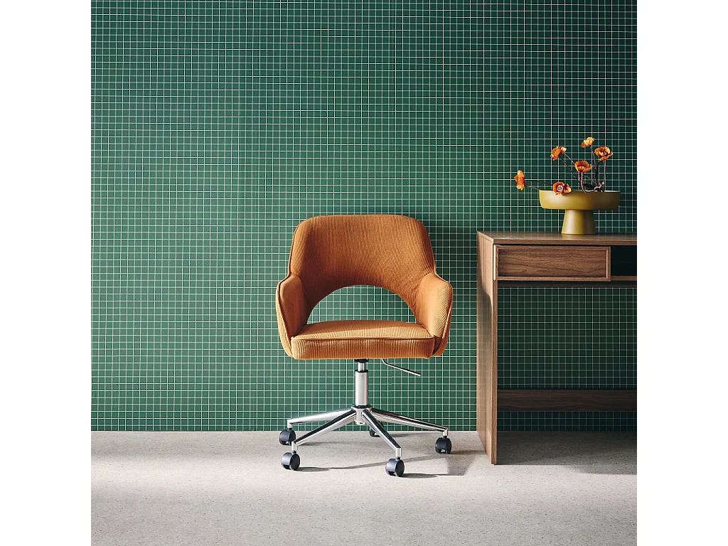 Silla de oficina de pana fina con ruedas y base cromada camel