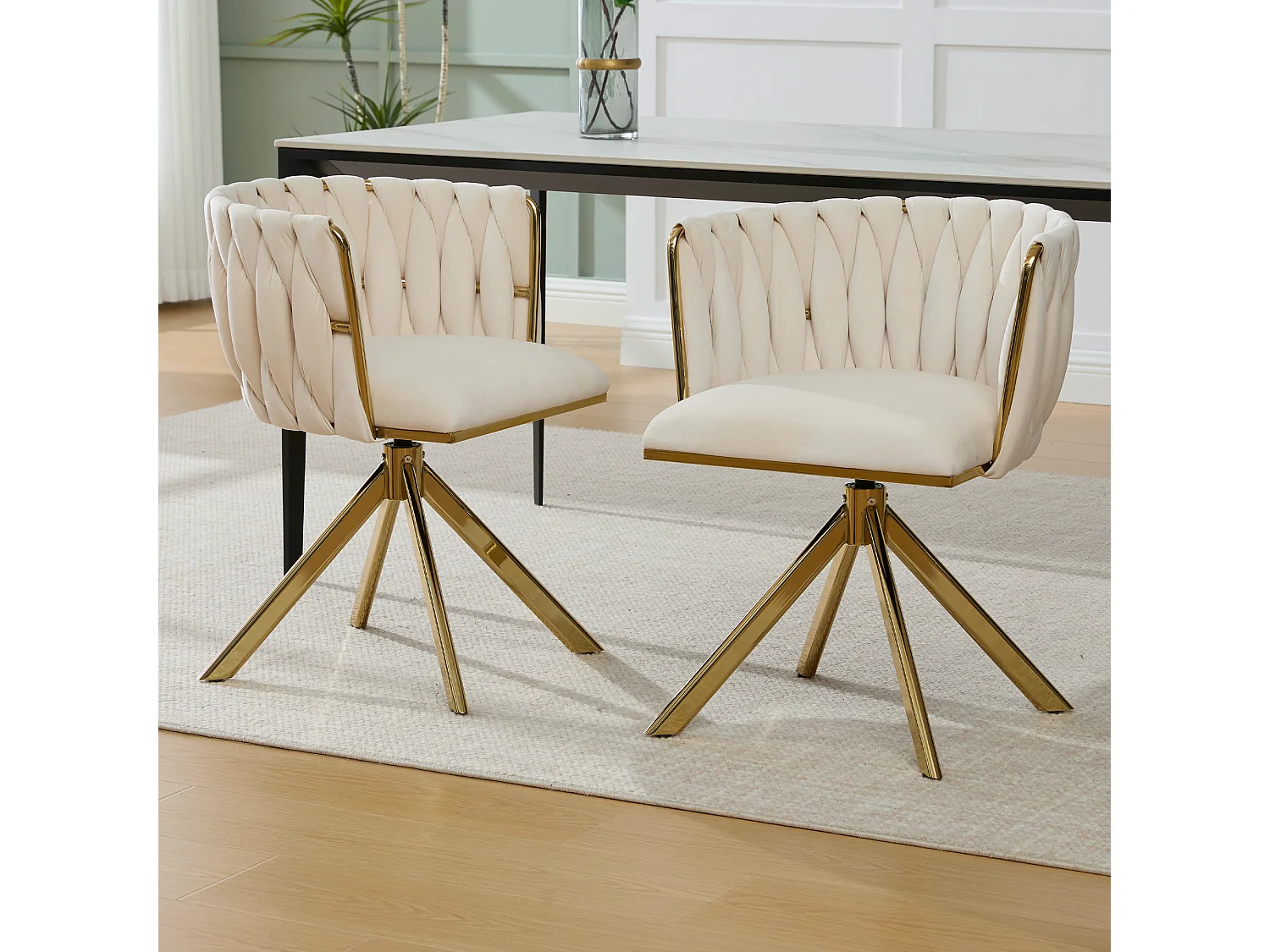 Lot de 2 chaises avec structure en métal - 56 x 50 x 70 cm - rotation à 180°- pieds dorés - velours - ivoire