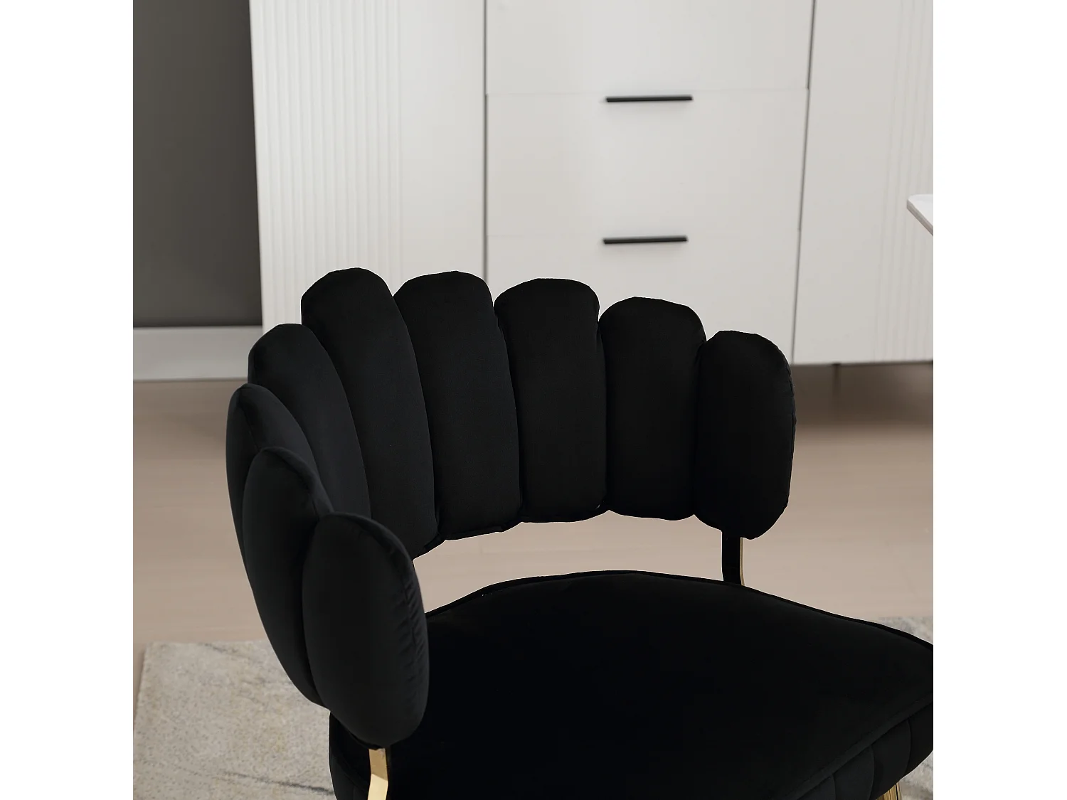 Lot de 2 chaises moderne - 58 x 56 x 78 cm - avec dossier fleuri + accoudoirs arrondis - velours - noir