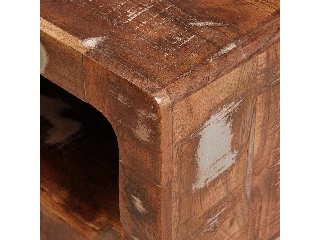 Mesas auxiliares multicolores fabricadas con madera maciza recuperada