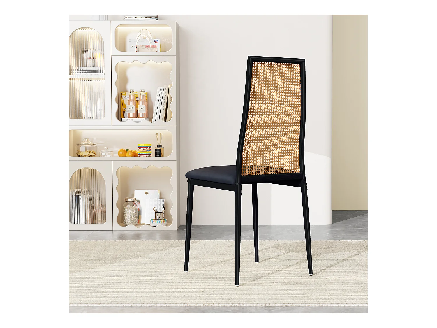 Sedia da pranzo PH in rattan nero con struttura in legno e design naturale, ideale per cucina e sala da pranzo