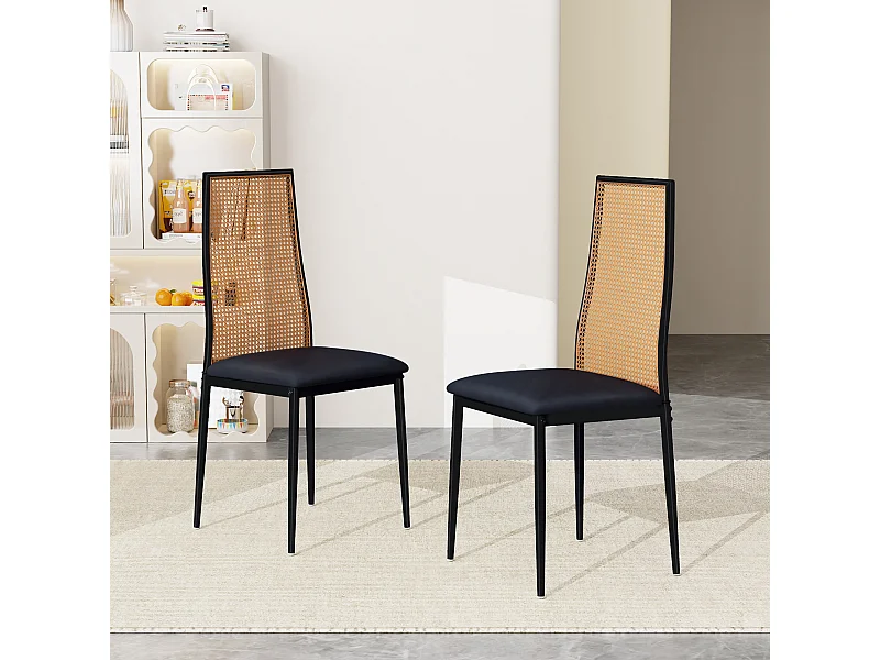 Cadeira de jantar PH em rattan preto com estrutura de madeira e design natural, ideal para cozinha e sala de jantar