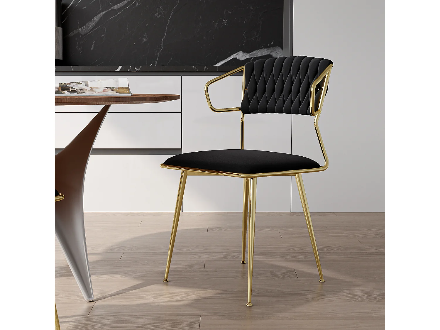 Conjunto de 2 cadeiras de jantar em veludo preto com padrão tartaruga, pernas em metal dourado, design moderno e elegante