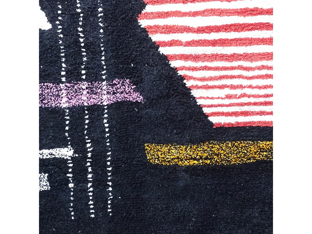 Authentique tapis berbère 220x360 fait à la main en laine noir et rouge BENI OUARAIN DE