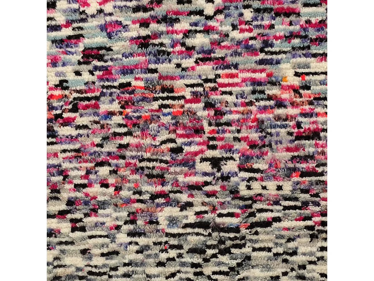 Authentique tapis berbère 140x240 fait à la main en laine blanc cassé et vert AZILAL 25 motif ethnic