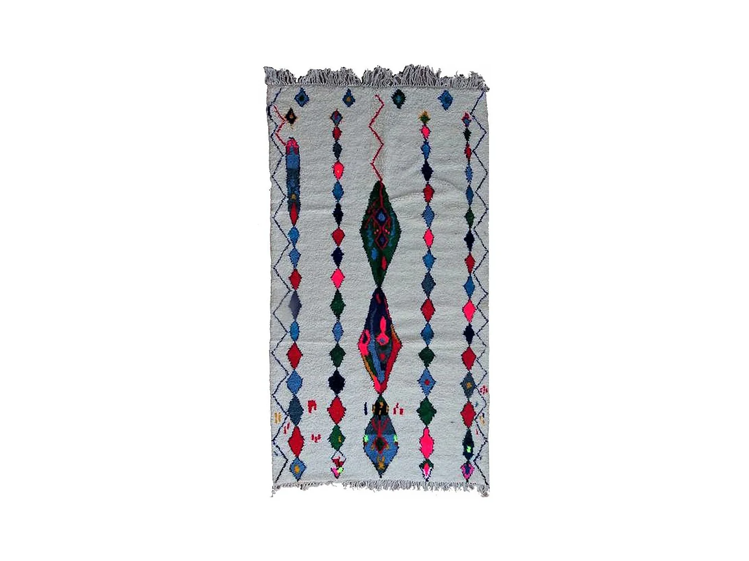 Authentique tapis berbère 150x270 fait main en laine gris et rose TEMARA