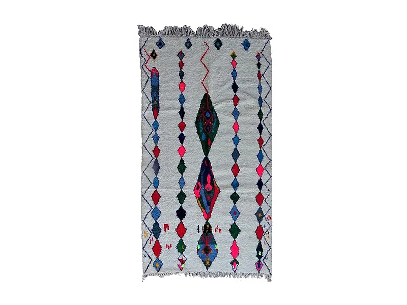 Authentique tapis berbère 150x270 fait main en laine gris et rose TEMARA